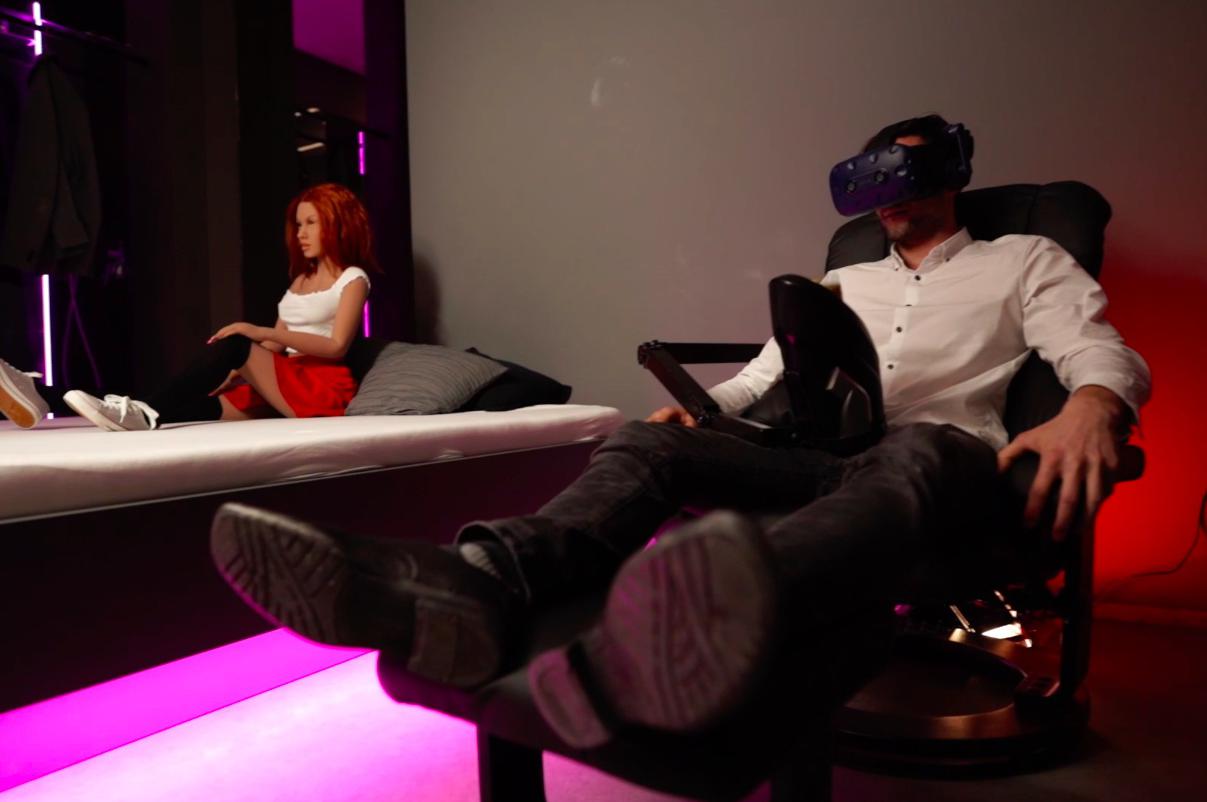 Virtuální realita a sex doll