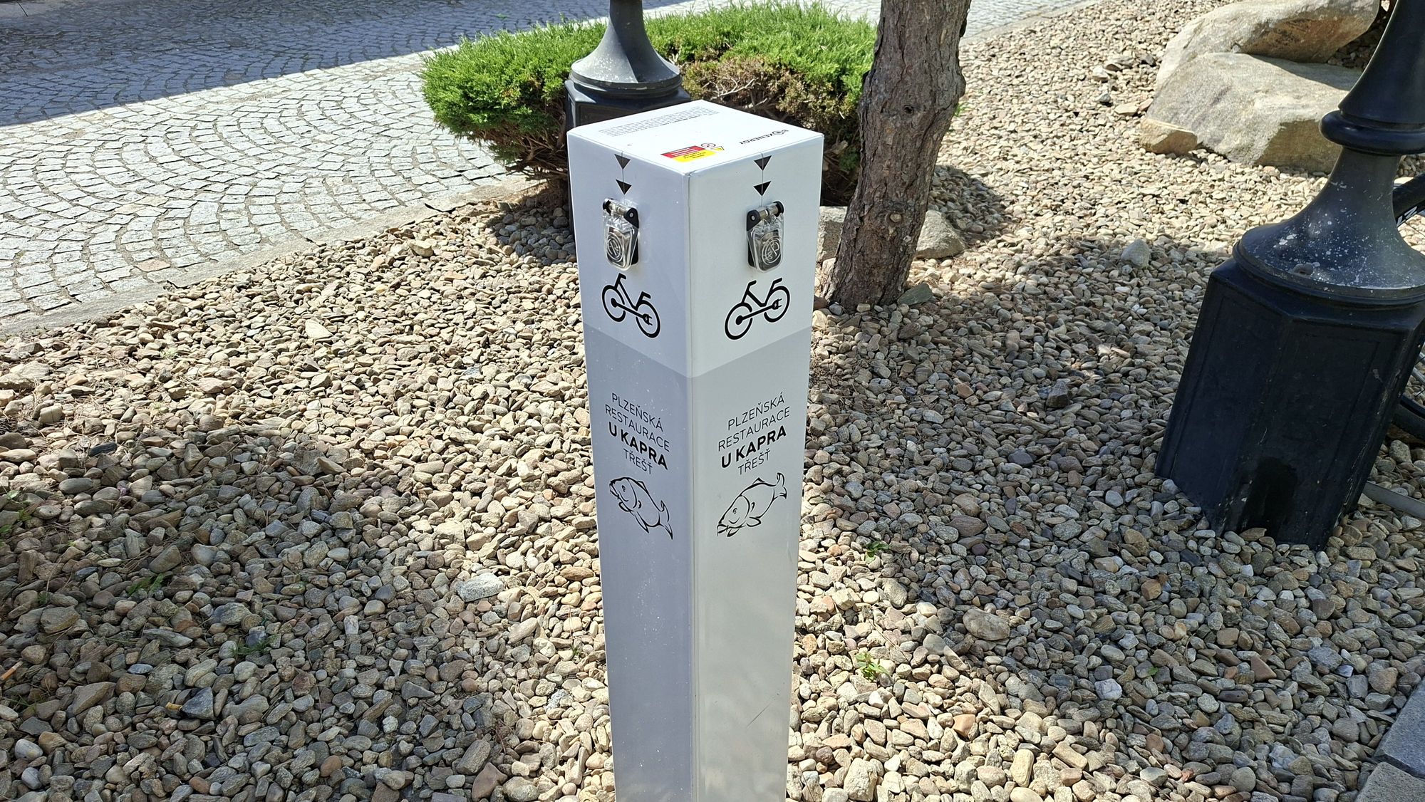 Plzeňská restaurace U Kapra - Nabíjecí stanice foto 2