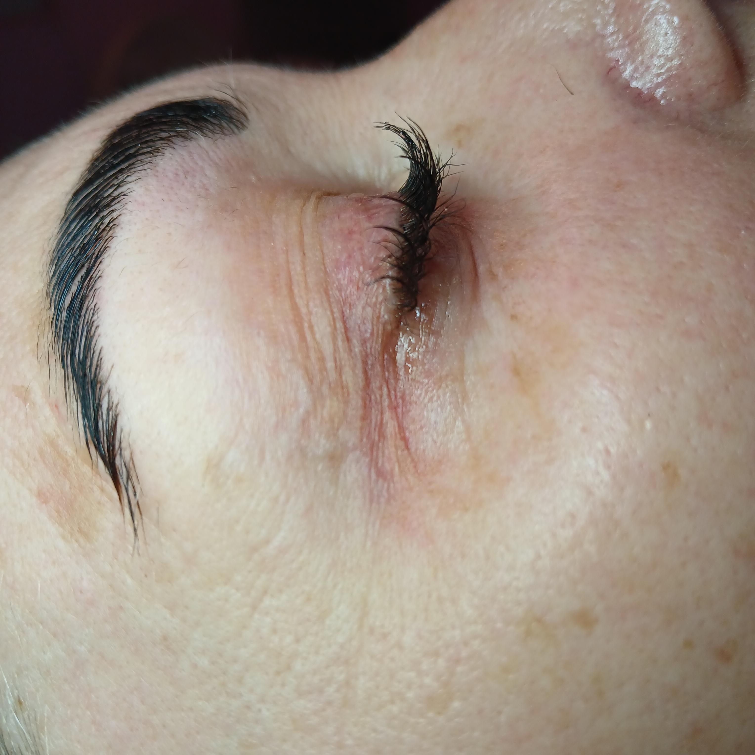 Laminace řas a obočí