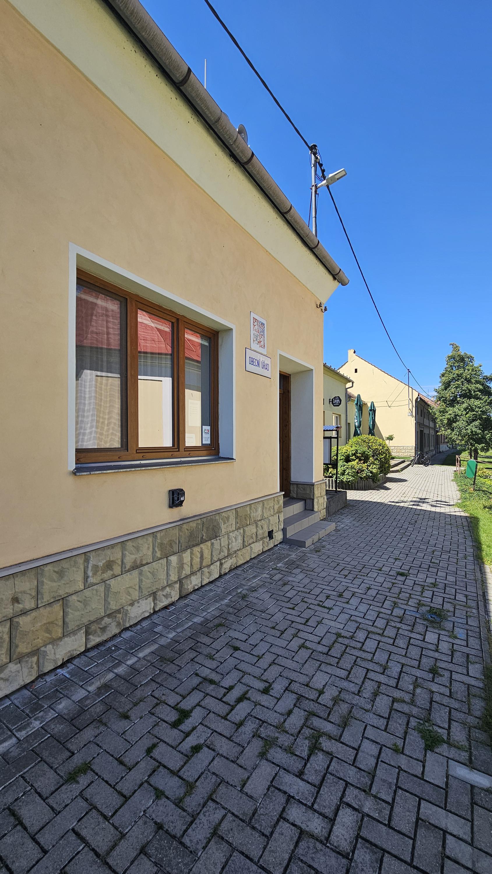 Klopotovice - Obecní úřad foto 2