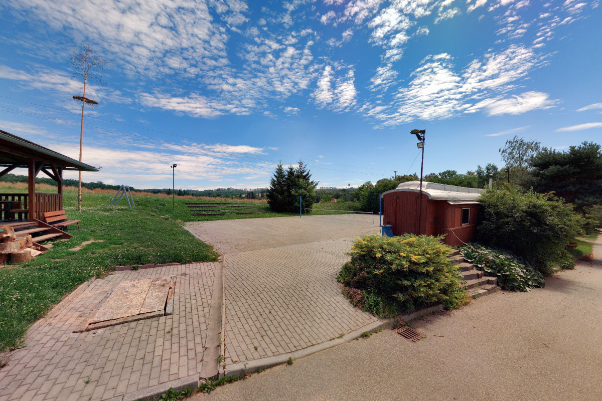 U vagónu - Spolek Líšeňáček