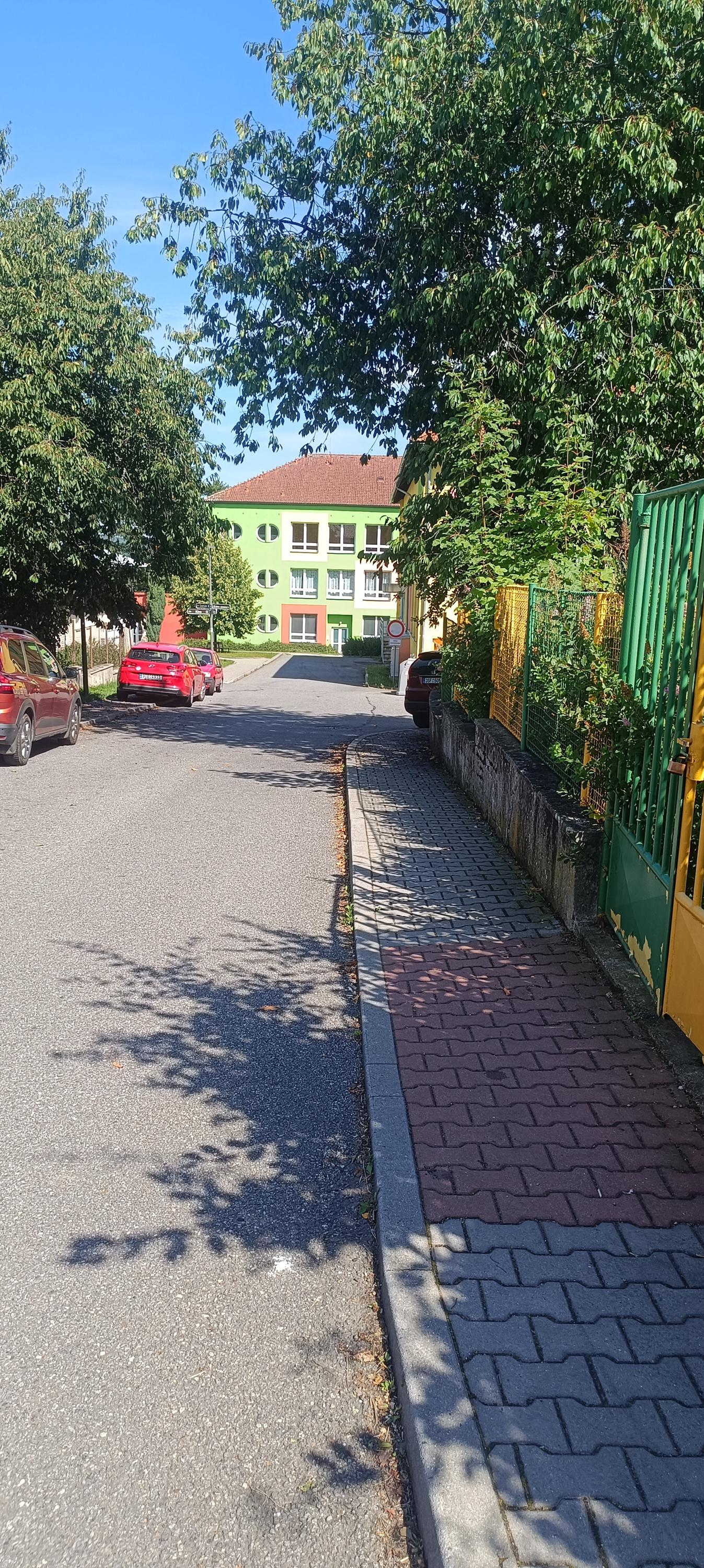 Základní škola a Mateřská škola Lhenice foto 3