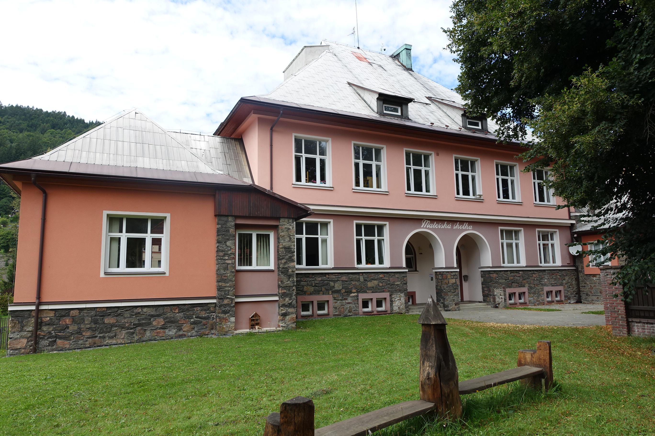 ZŠ a MŠ Hanušovice foto 2