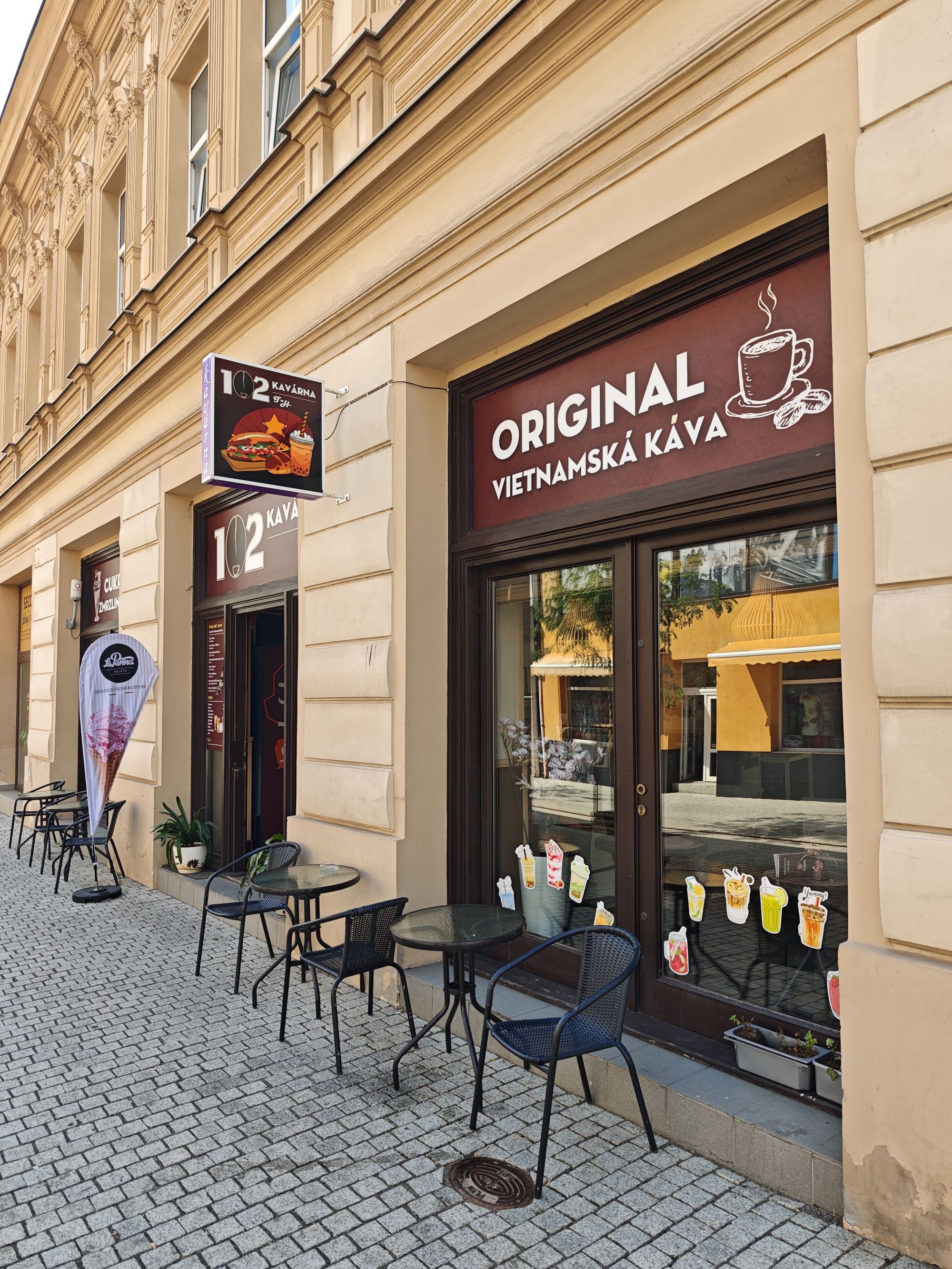 102 Kavárna foto 4