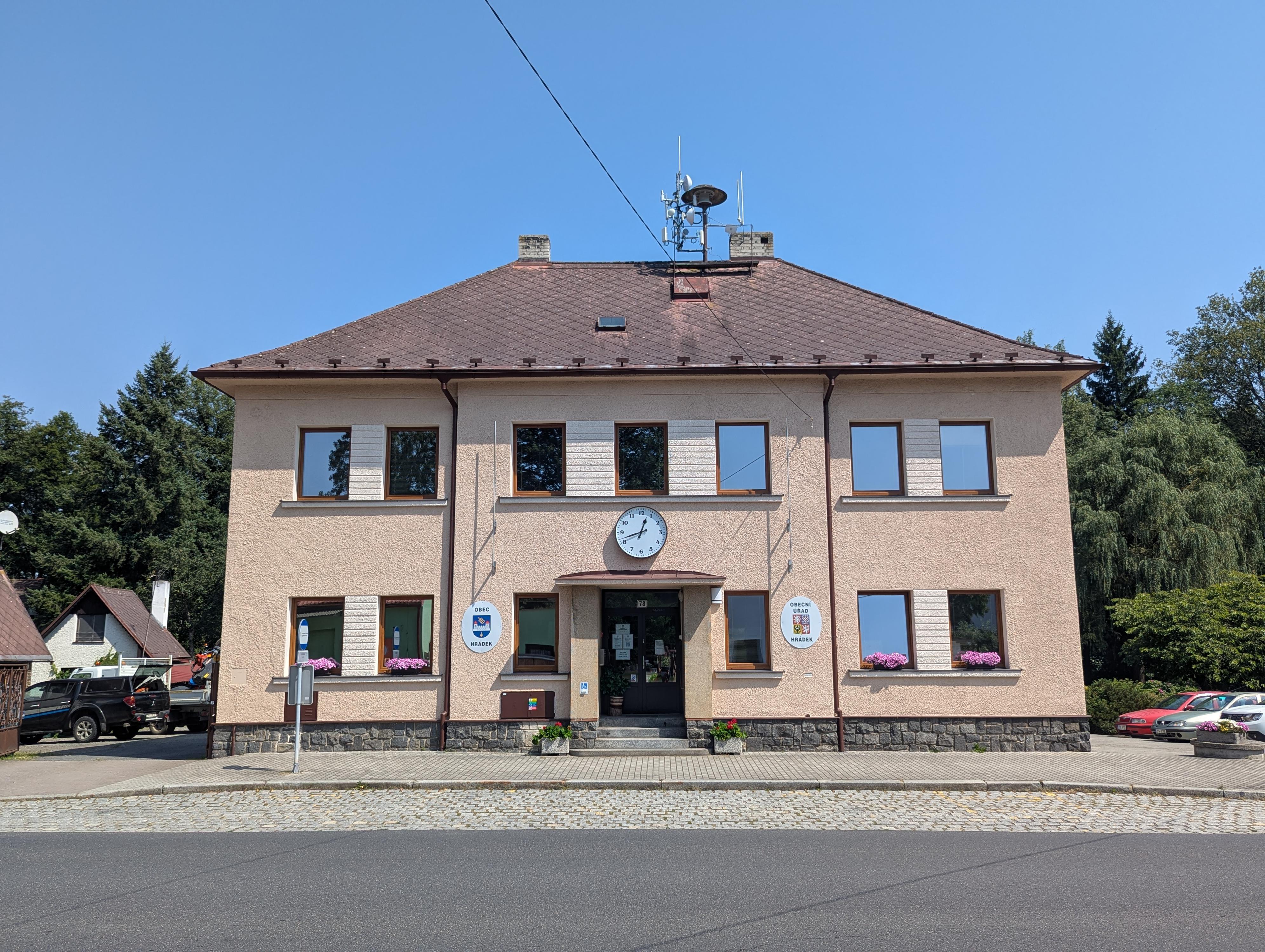 Hrádek - obecní úřad foto 3