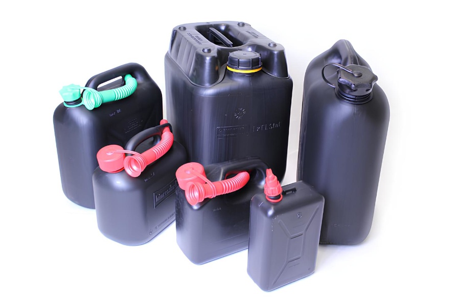 Kanystry – plastové a plechové