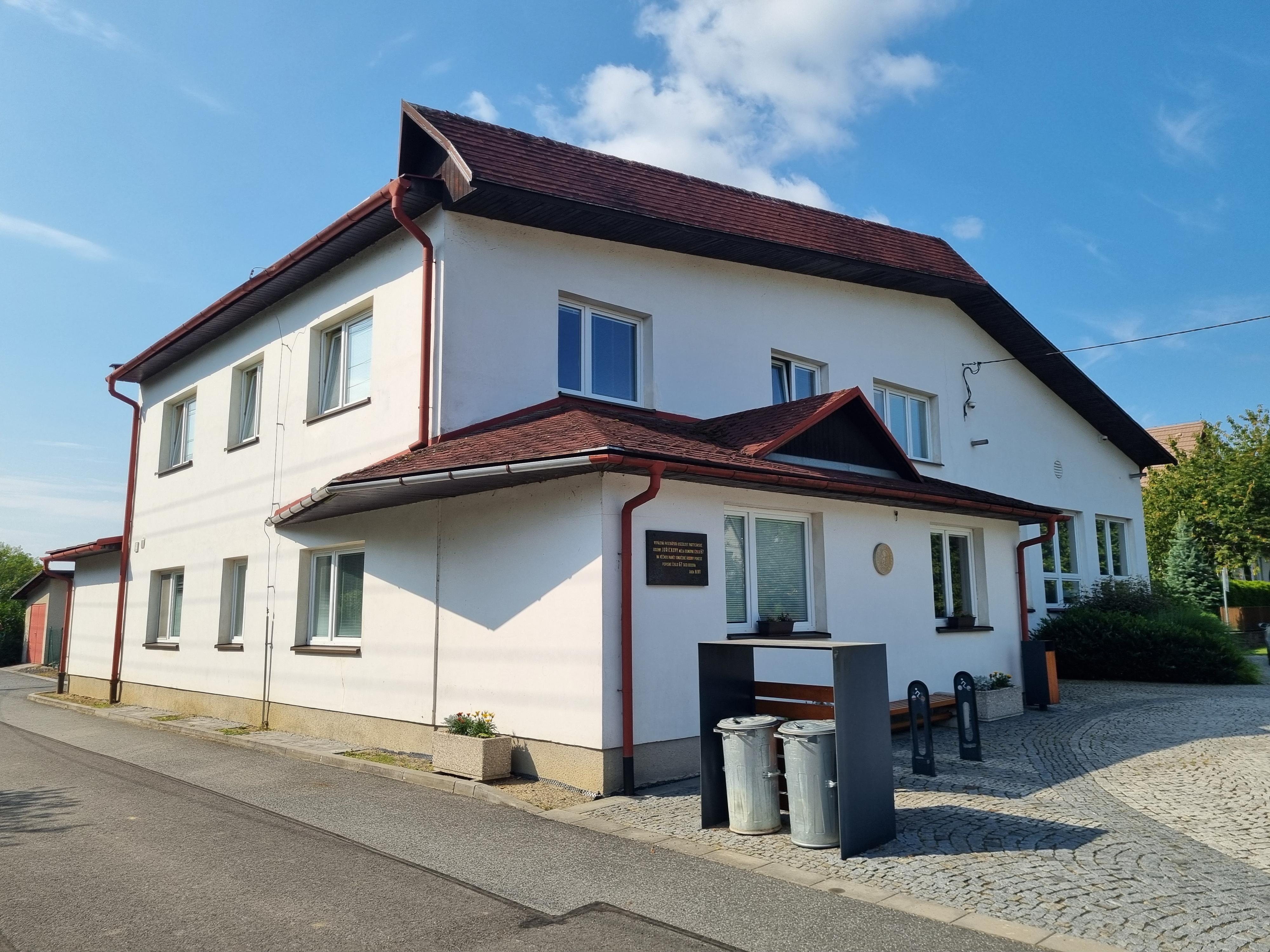 Obecní knihovna Leskovec