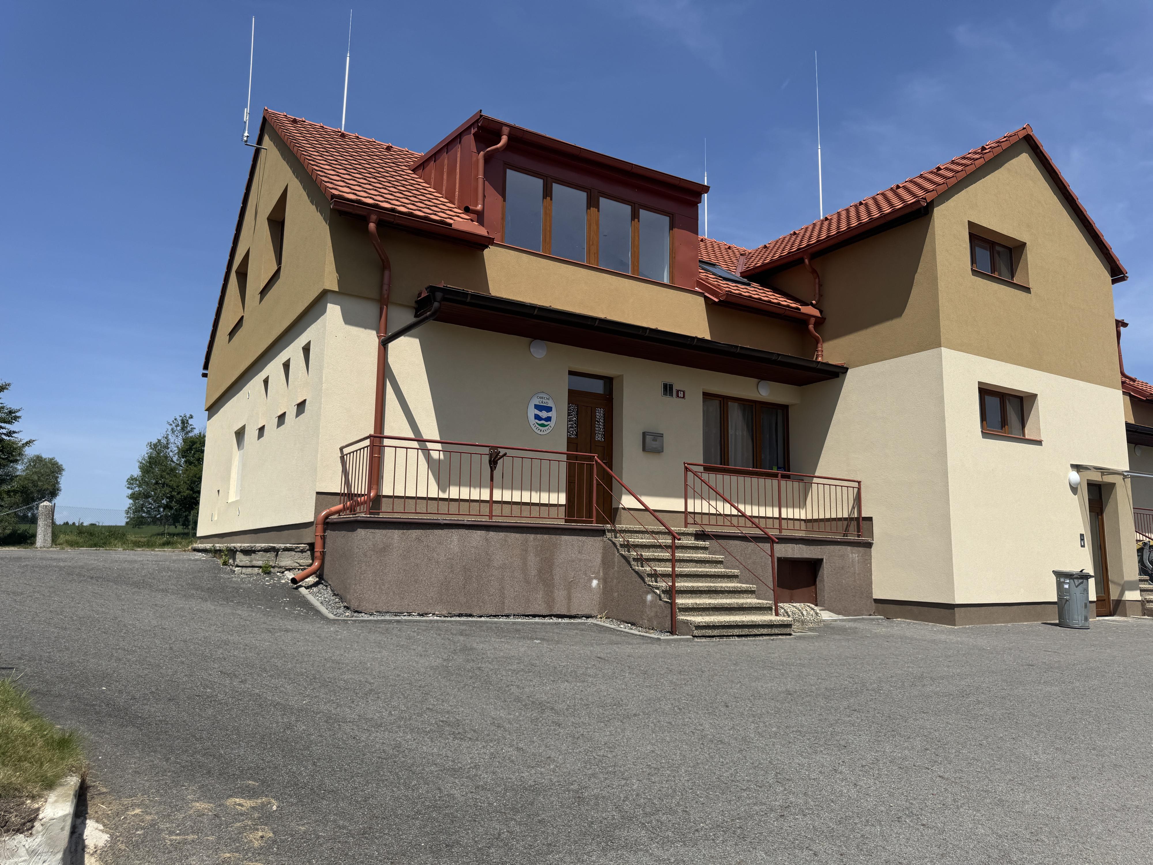 Svépravice - obecní úřad