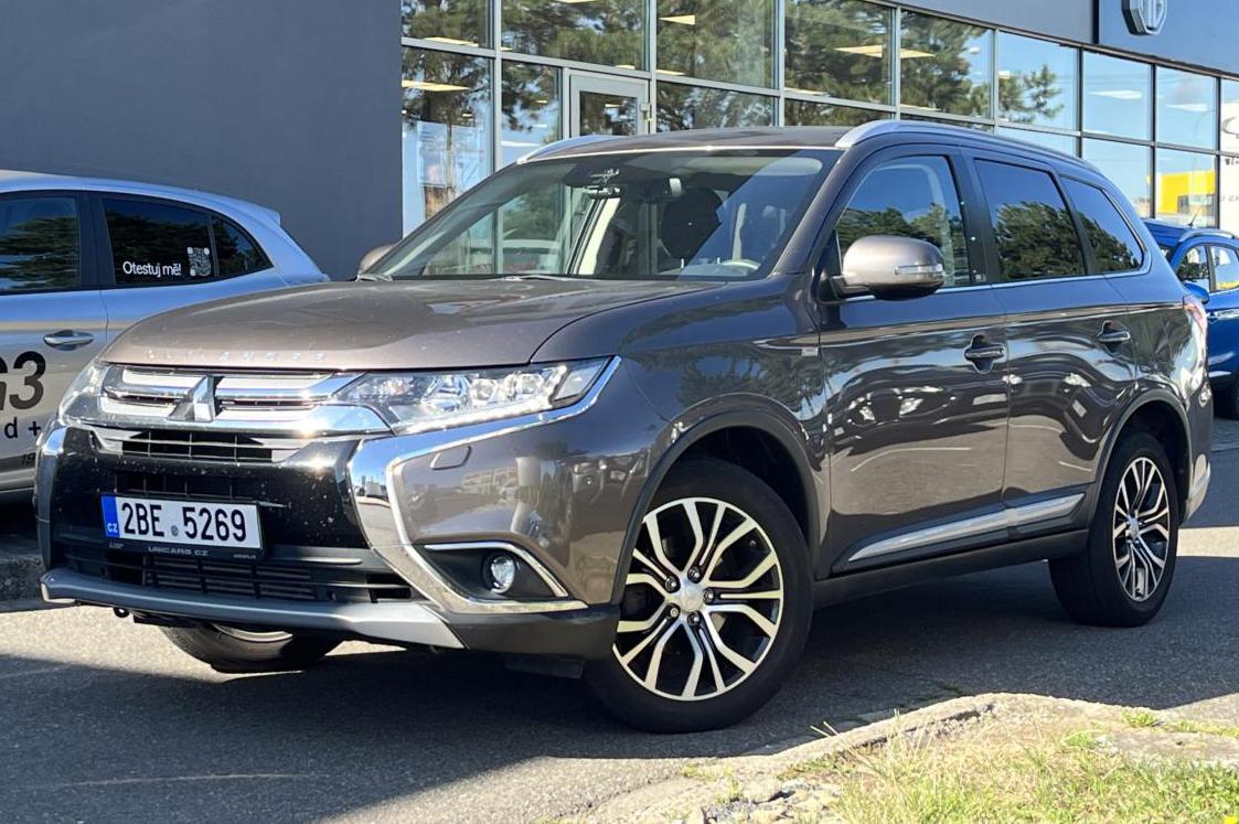 Mitsubishi Outlander 2,2 DI-D Intense+ AT