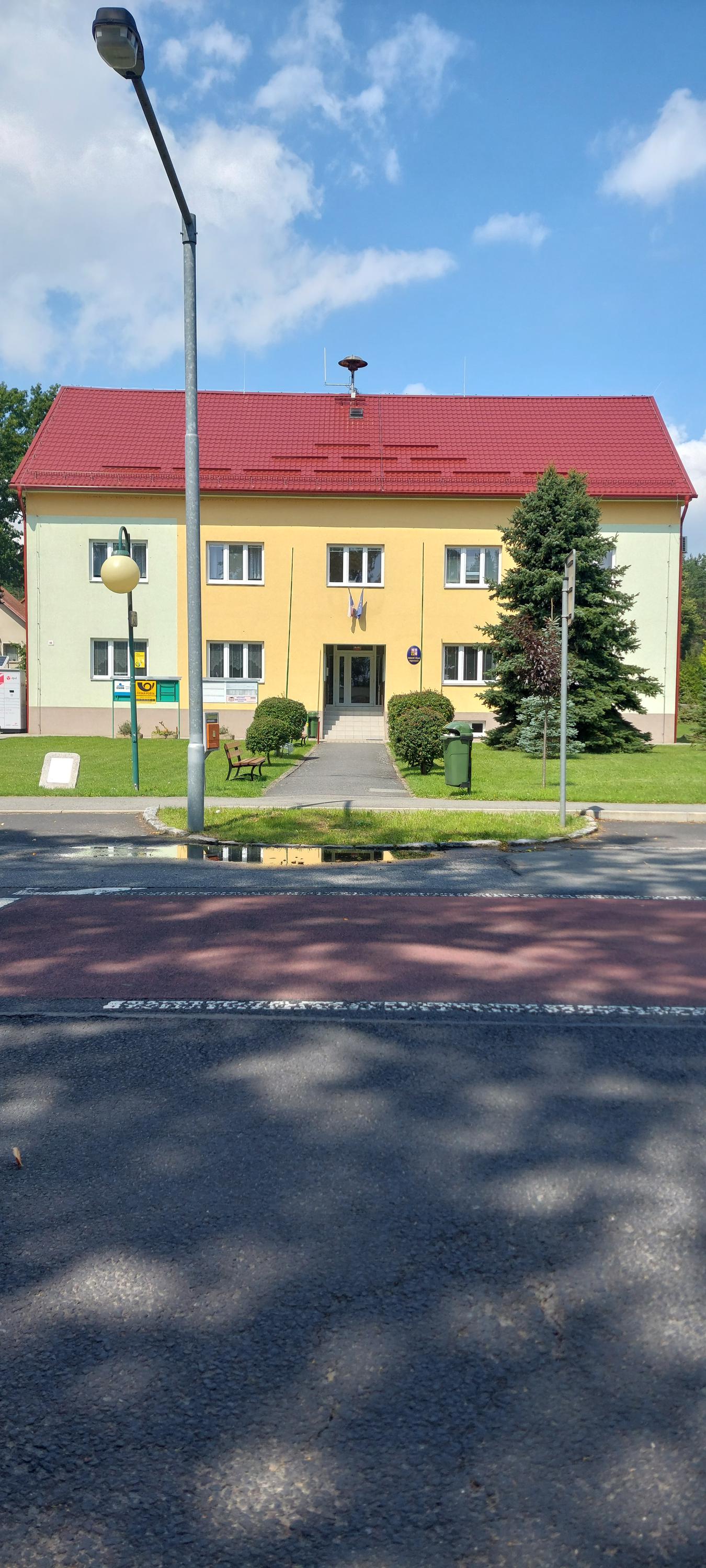 Provodín - obecní úřad foto 4