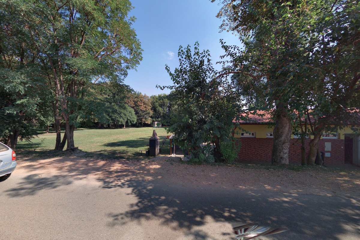 Nabíjecí stanice pro elektrokola a mobilní zařízení foto 2