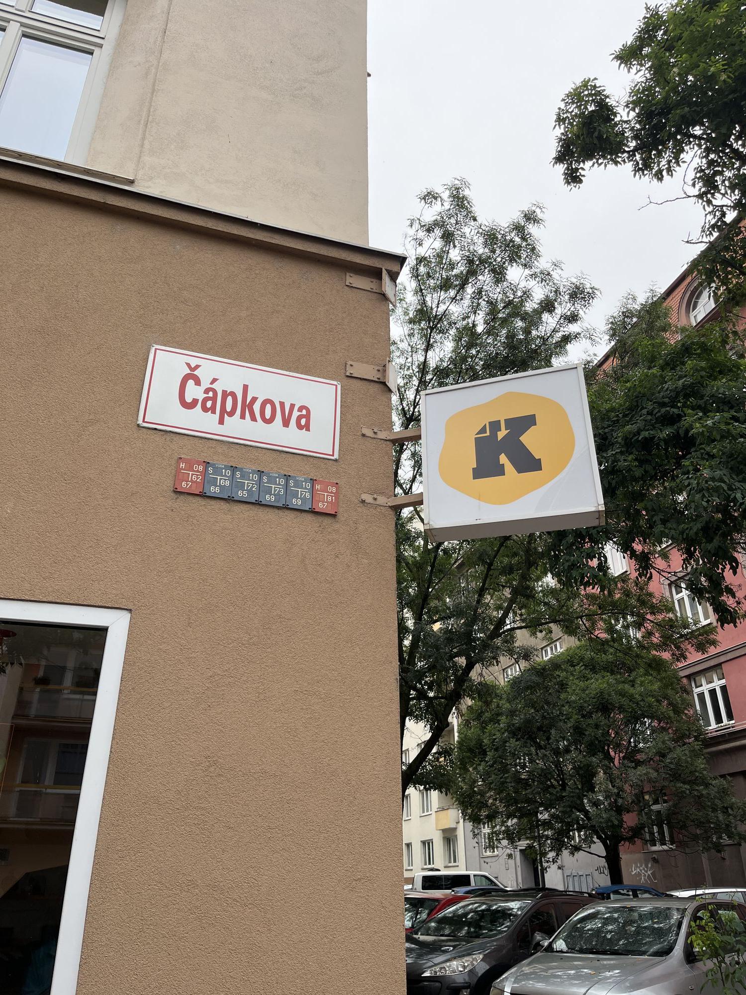 Kapitola kafe & knihy foto 3