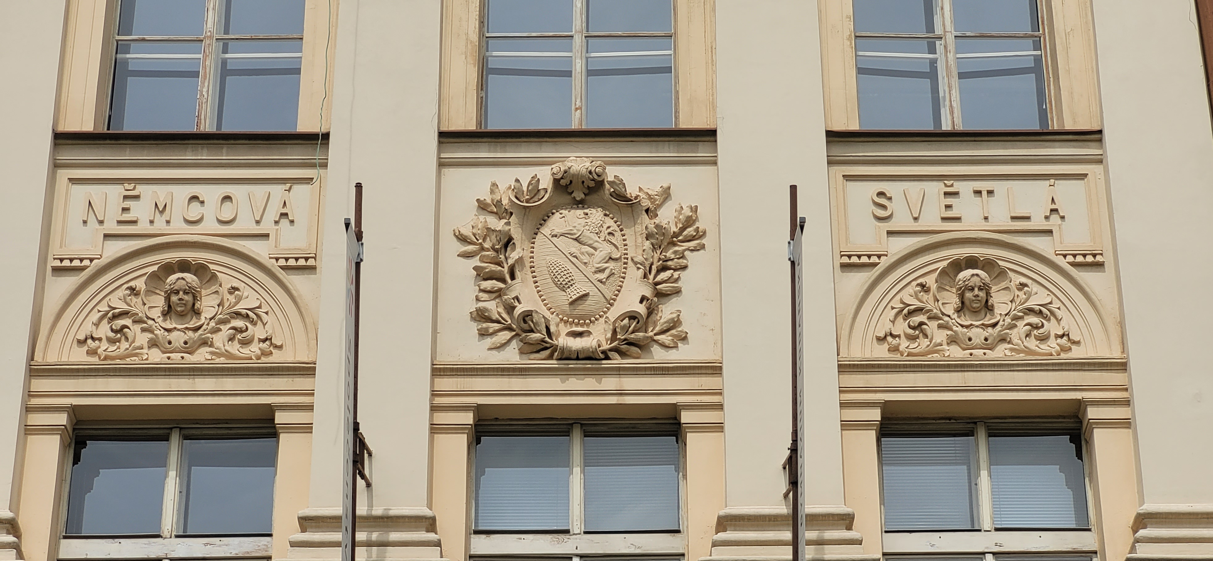 Obchodní akademie Heroldovy sady foto 4