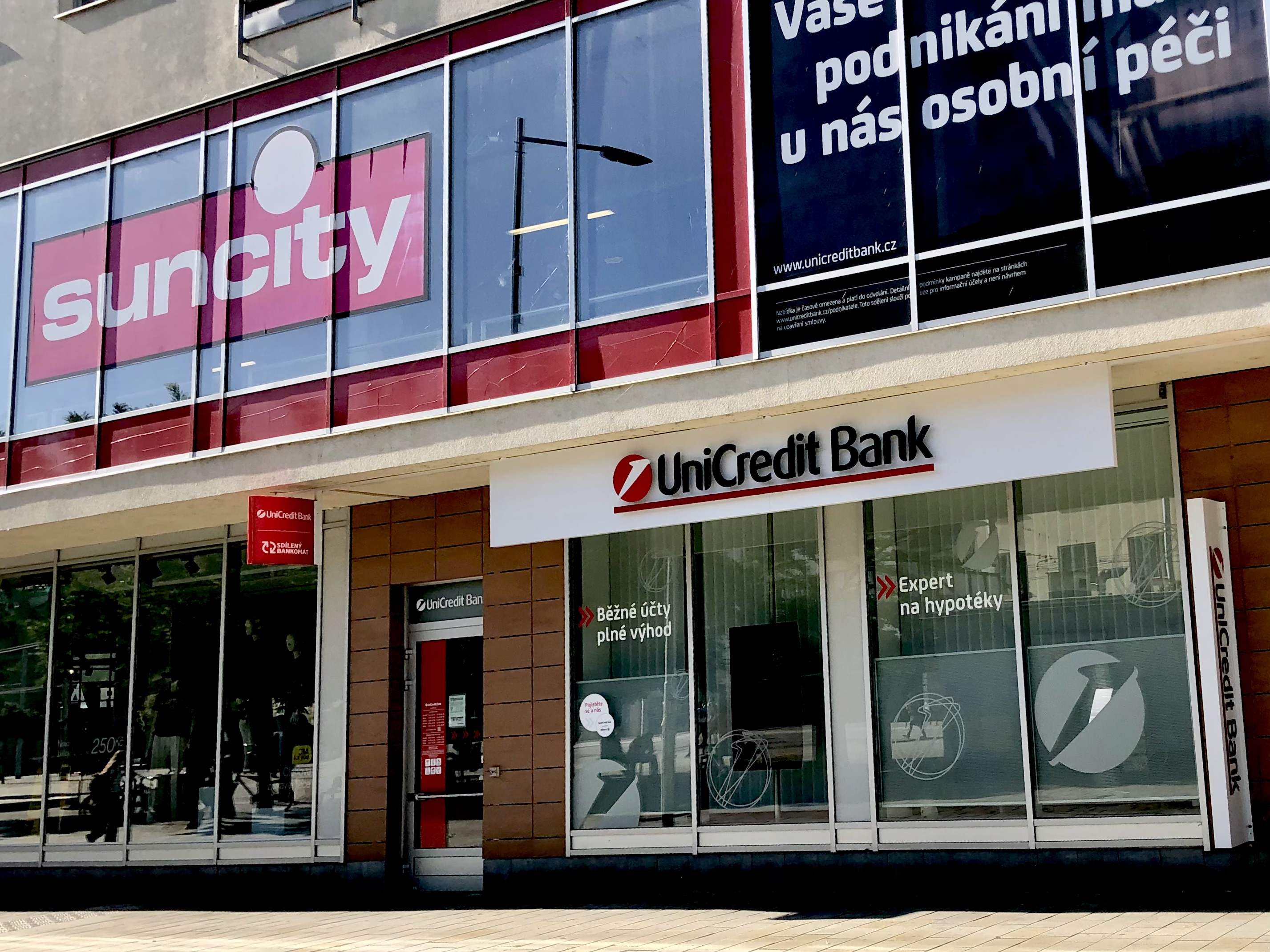 Bankomat UniCredit Bank Czech Republic foto 4