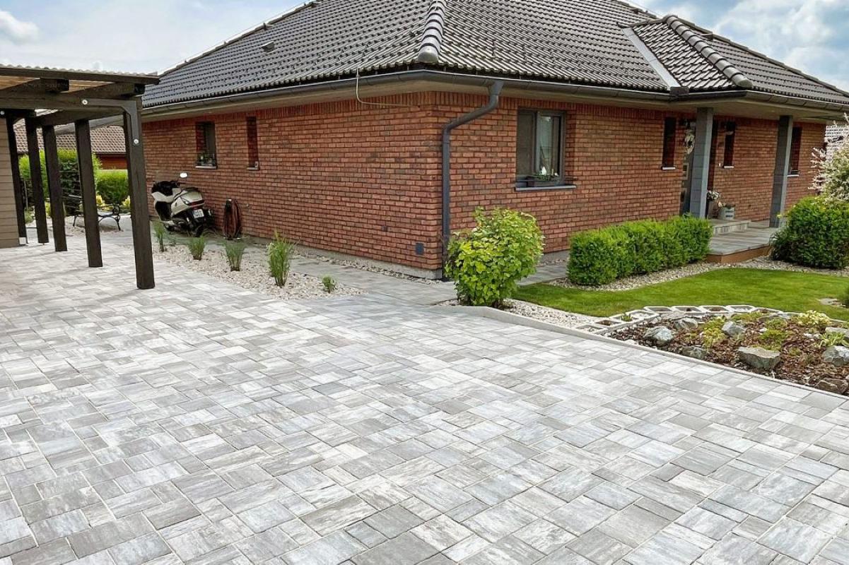 Výrobní závod Wienerberger s.r.o. Semmelrock Lesonice