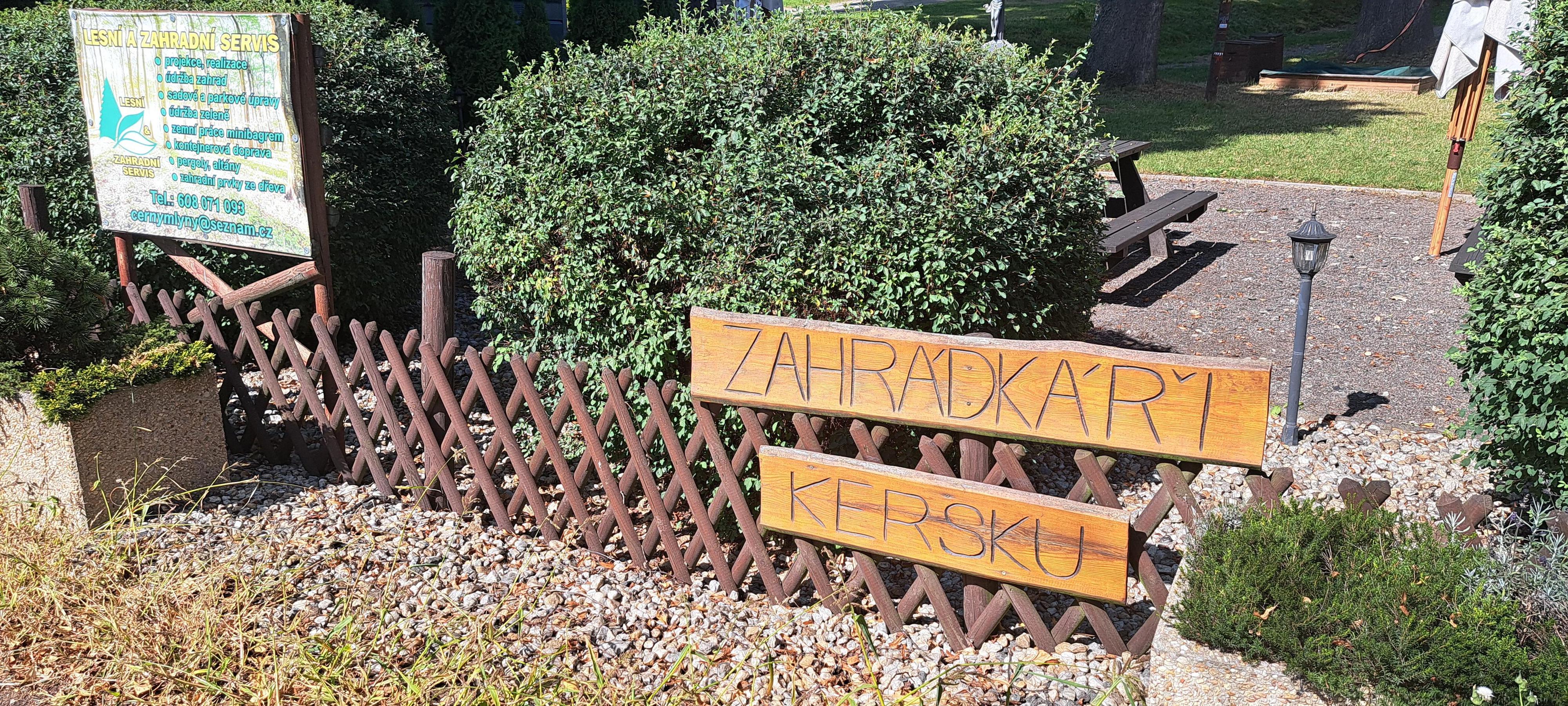 Hospoda ve struhách foto 4
