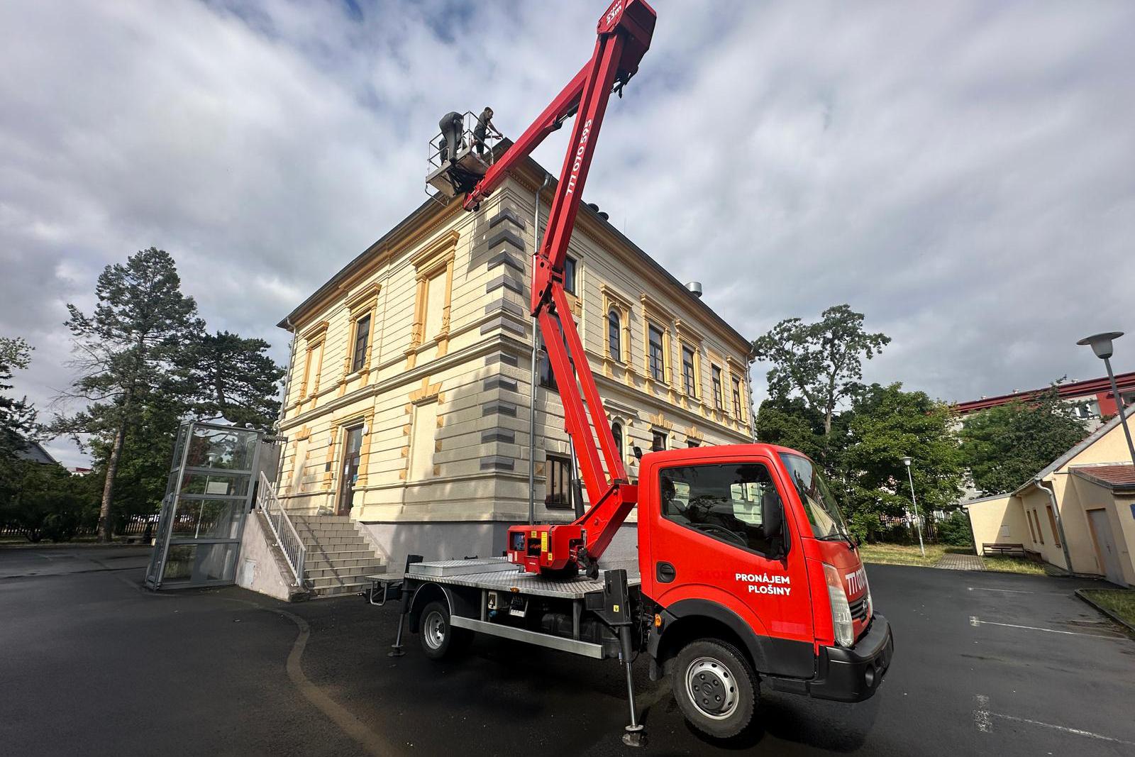 Pronájem plošiny - zemní práce - Miloš Hejl