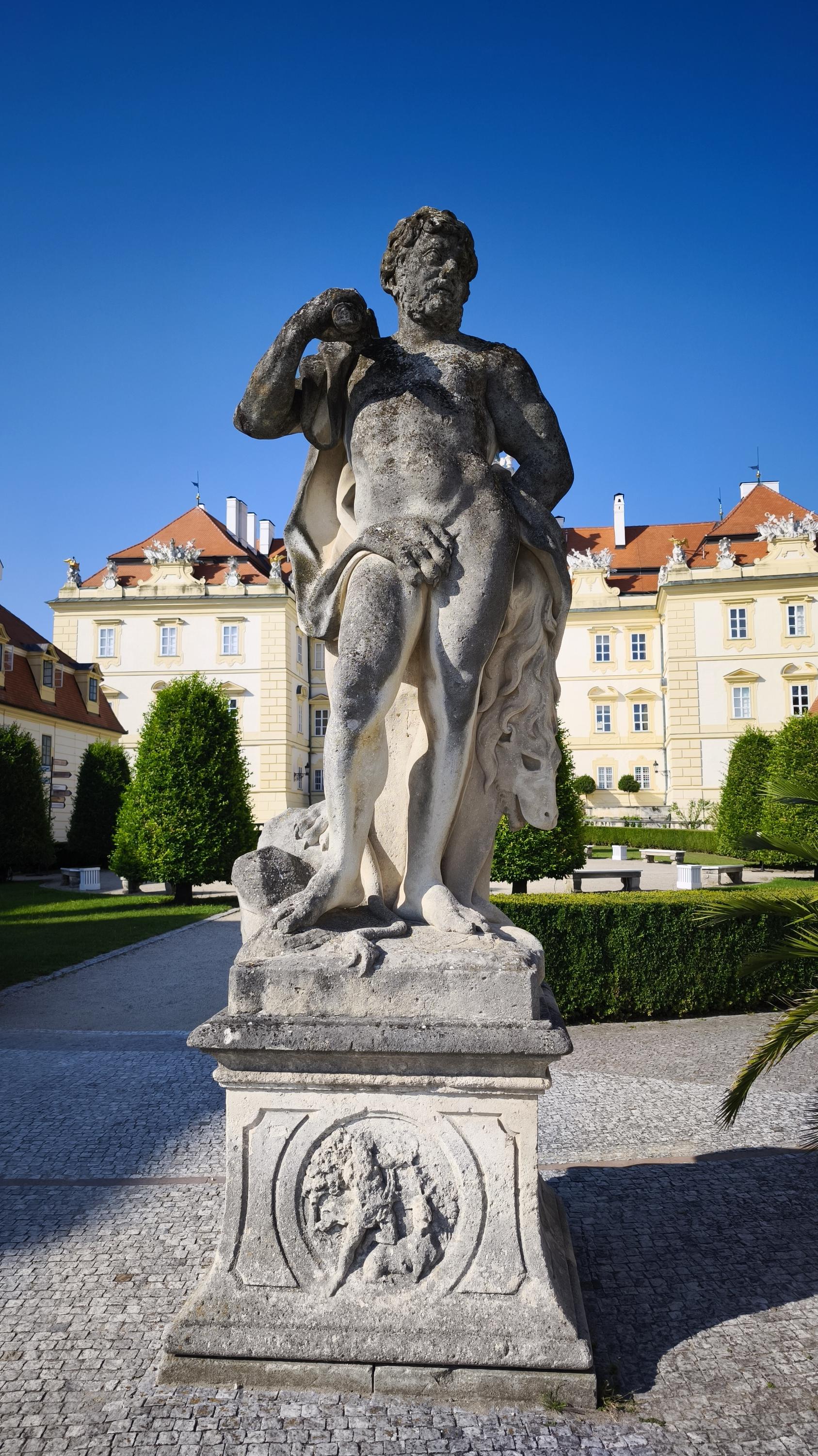 Anton Florian - zámecký hotel Valtice foto 3