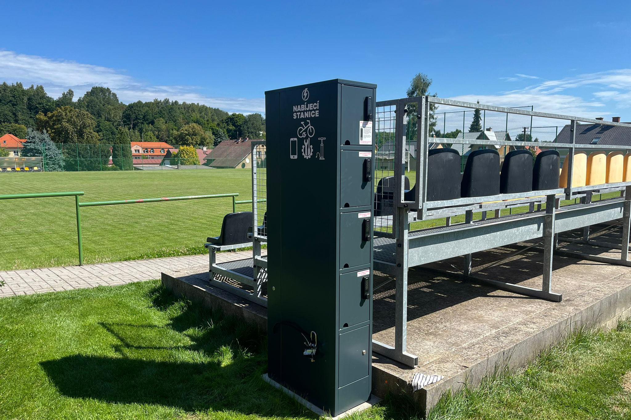 Nabíjecí stanice pro elektrokola a mobilní zařízení