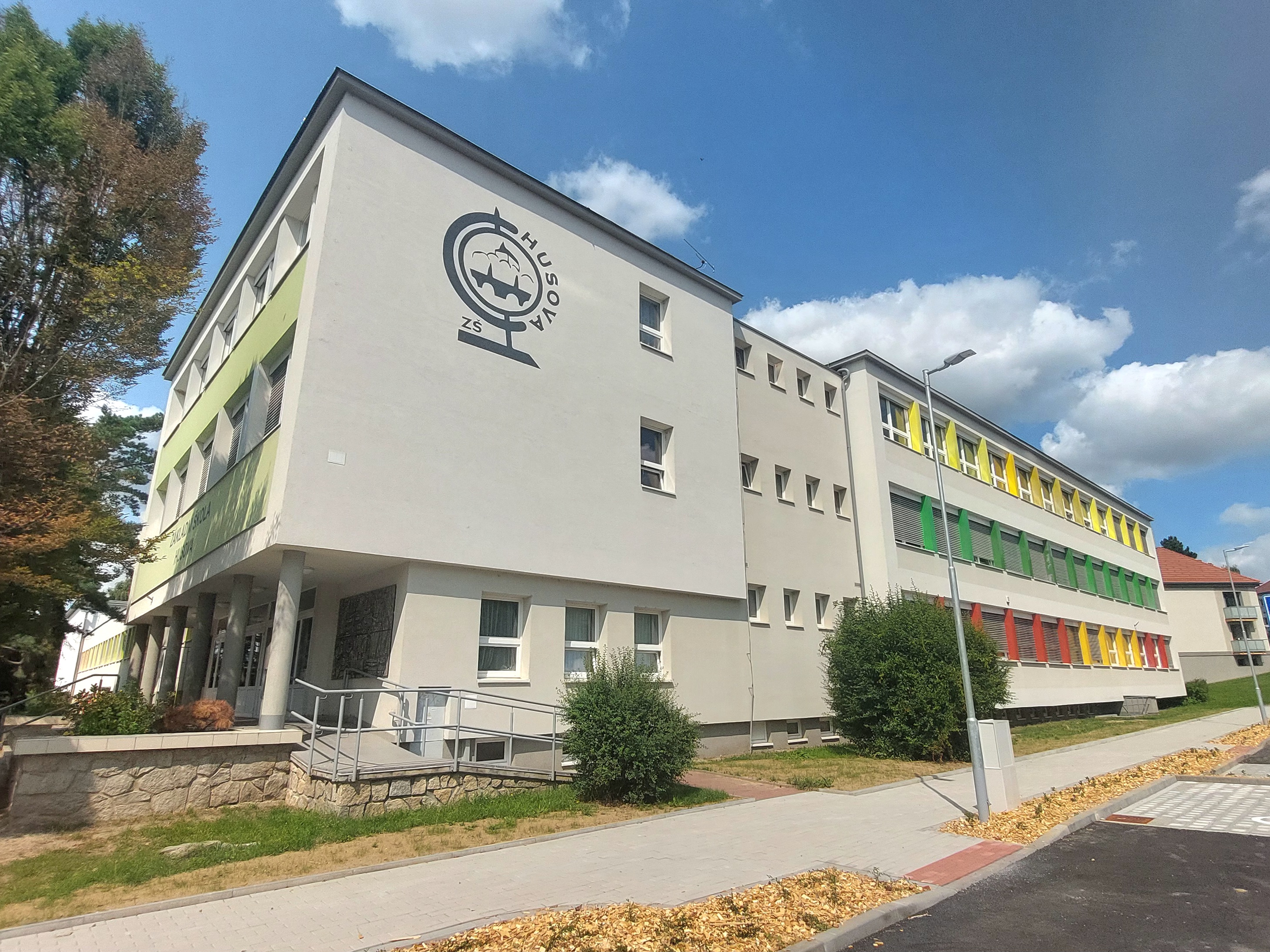 Základní škola Náměšť nad Oslavou, Husova 579