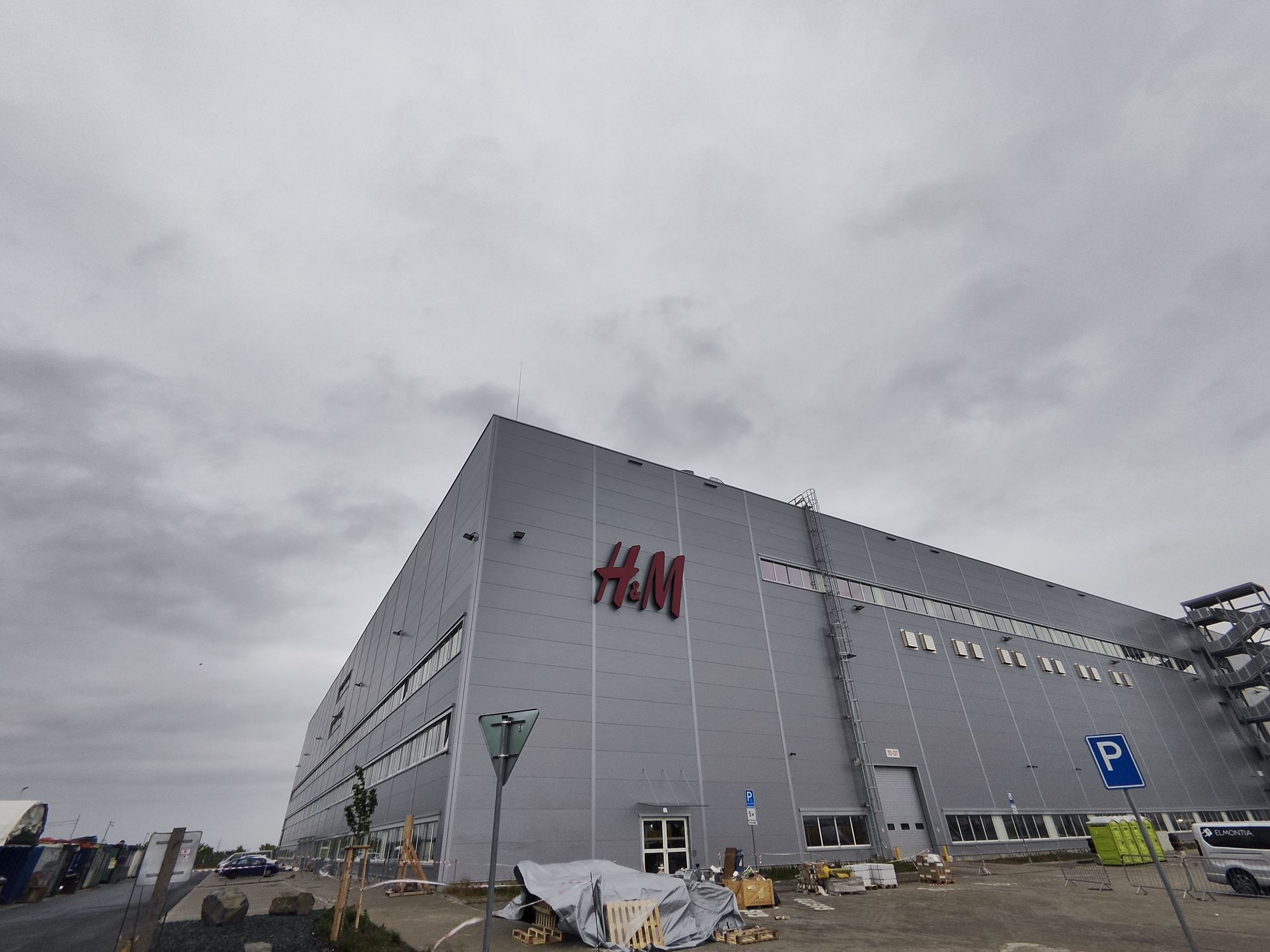 H & M - logistické centrum foto 2