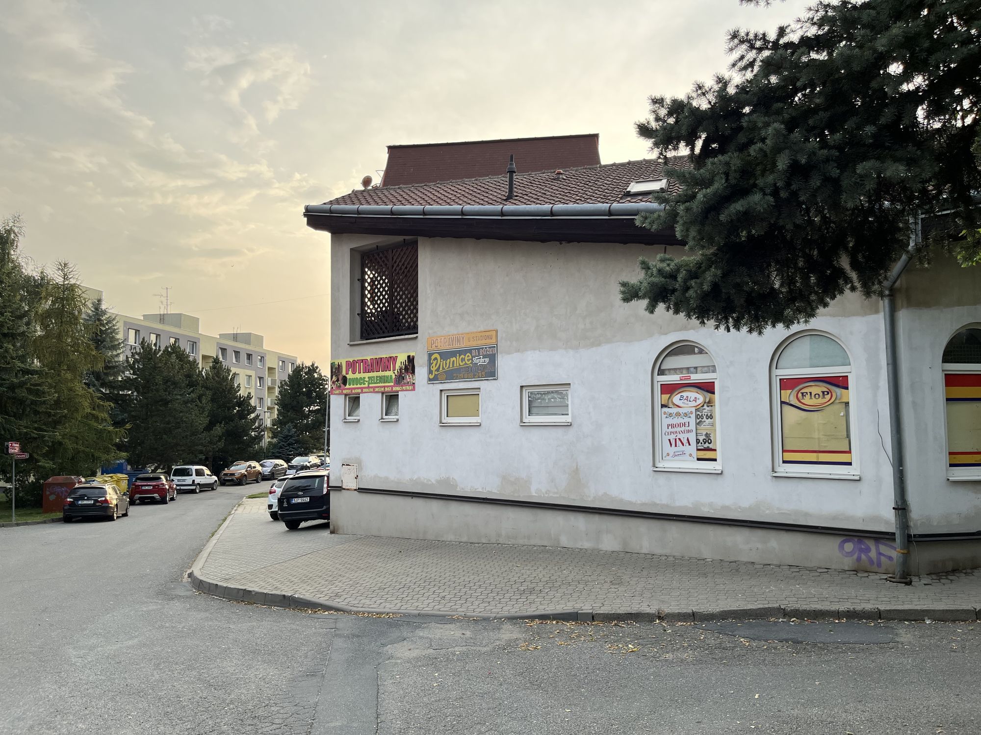 Potraviny U Stadionu foto 2