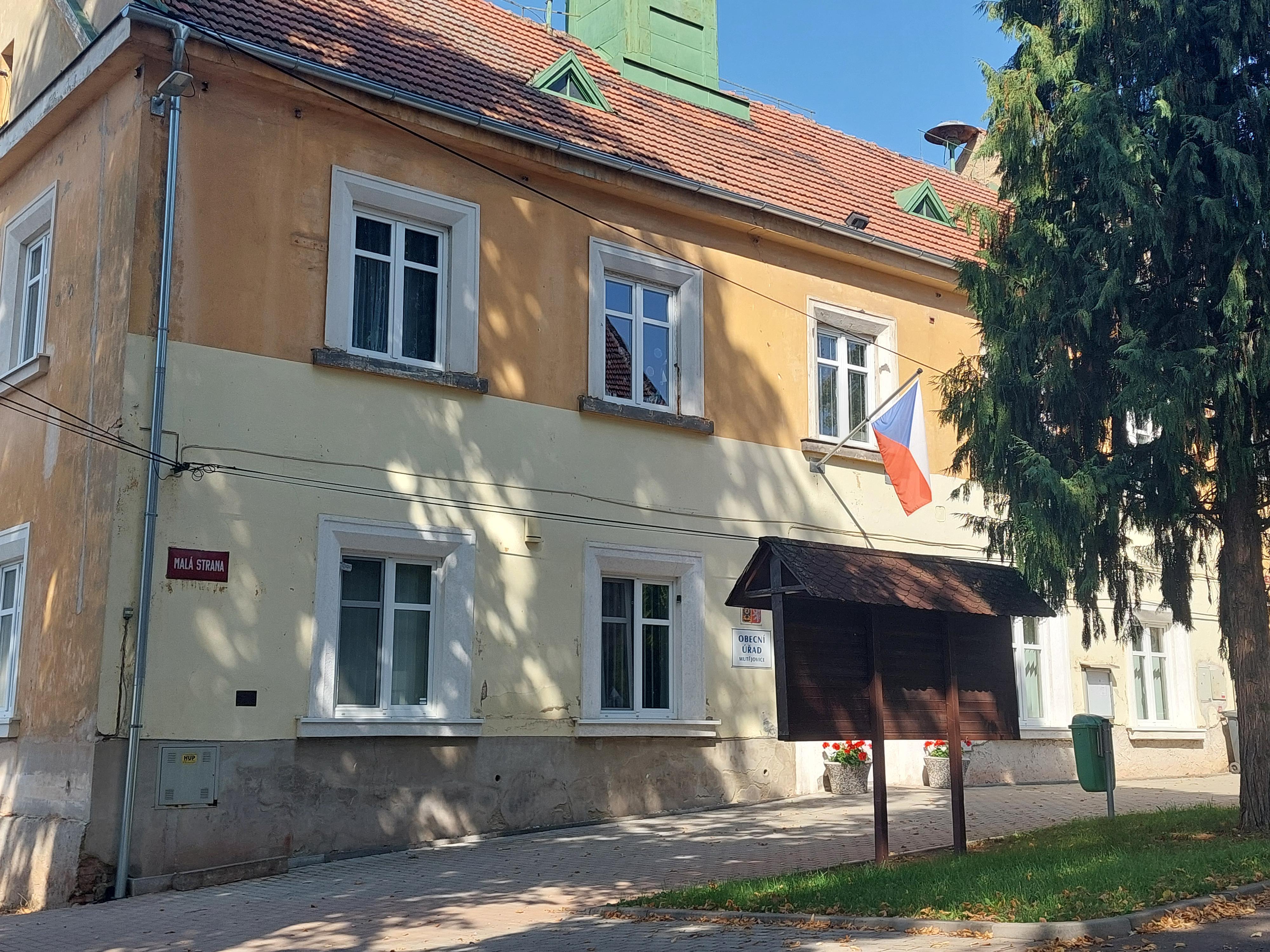 Mutějovice - obecní úřad foto 5