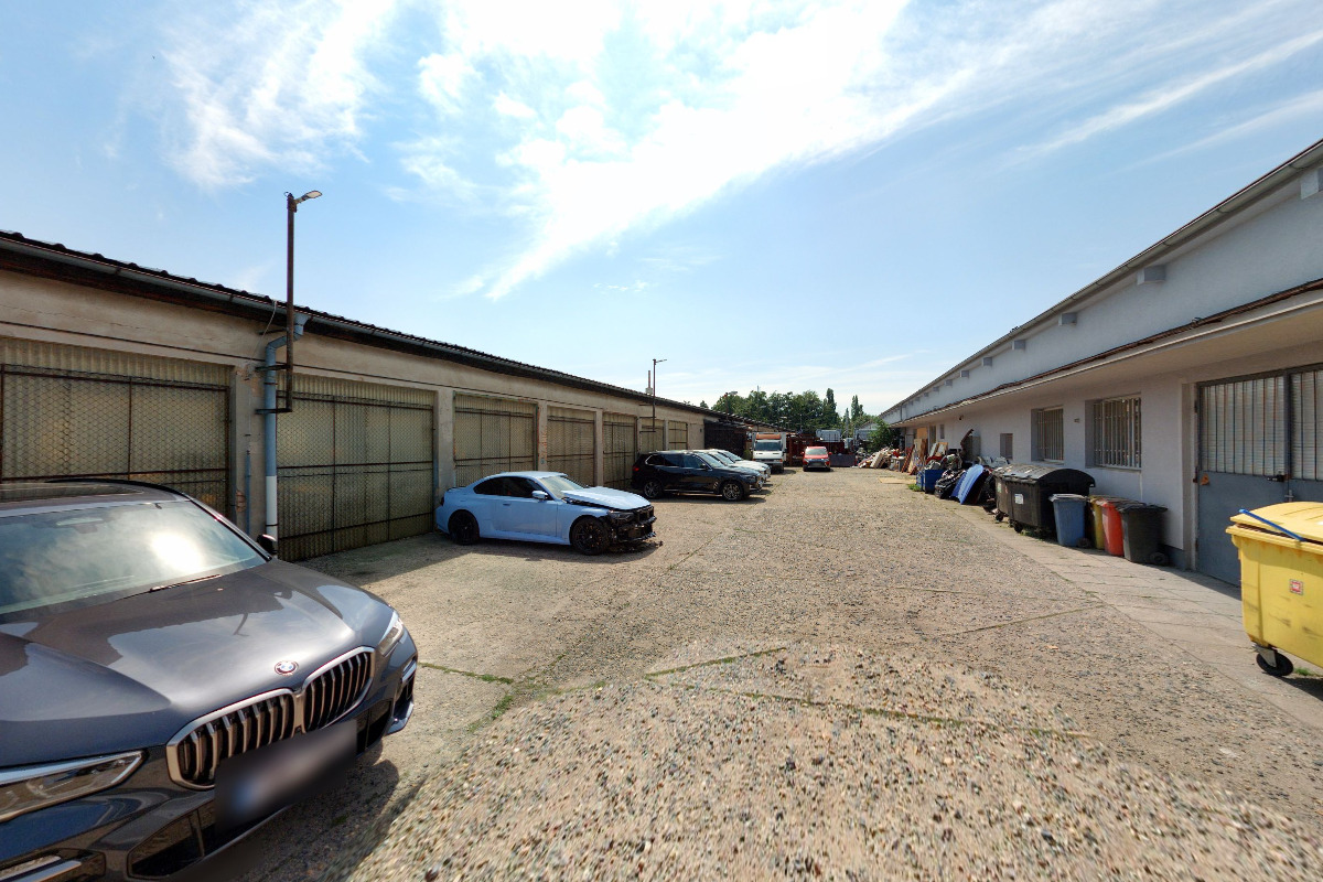 AUTO BASE, s.r.o. KAROSÁRNA