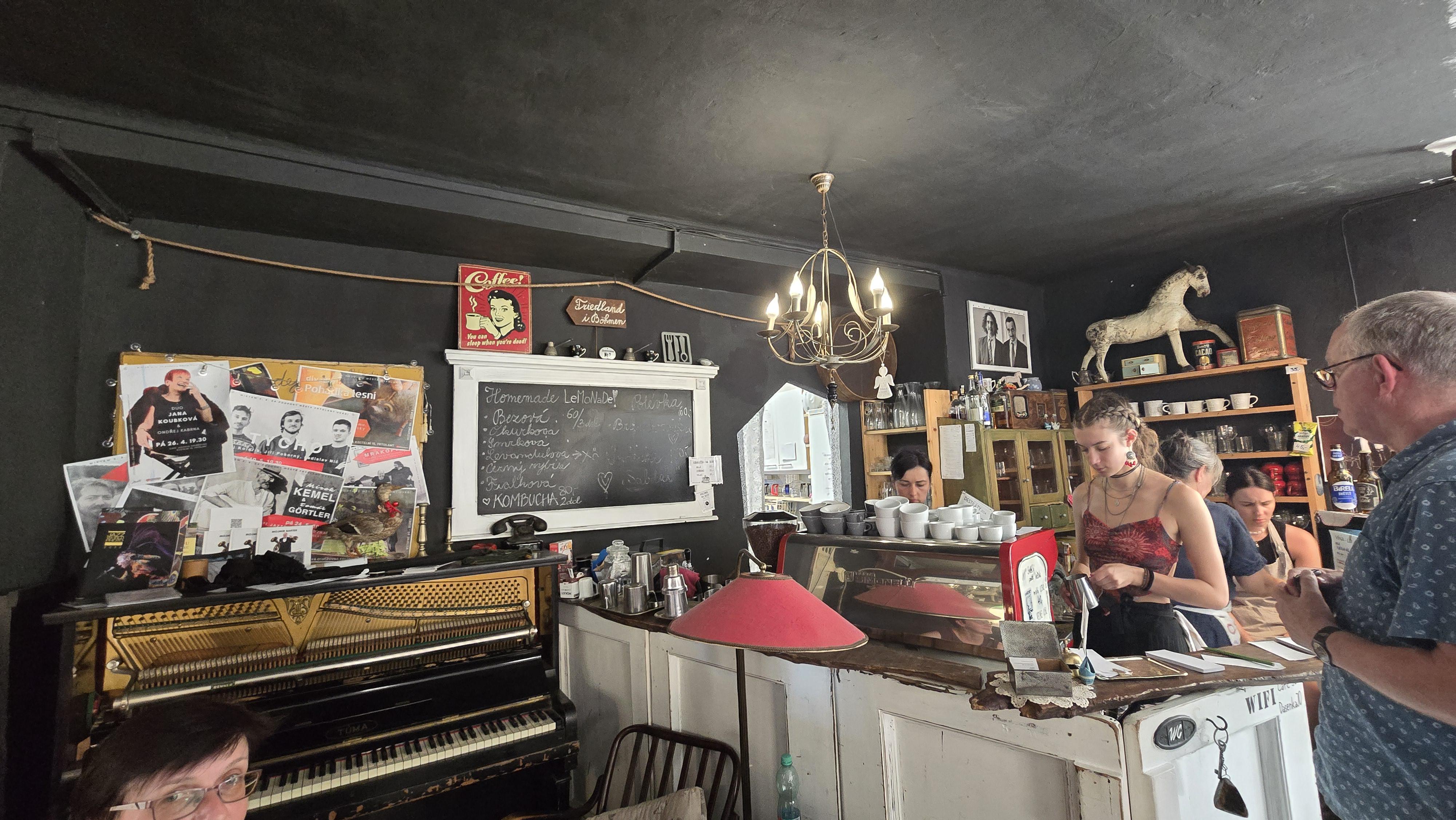 CAFÉ Jazzová Osvěžovna foto 3