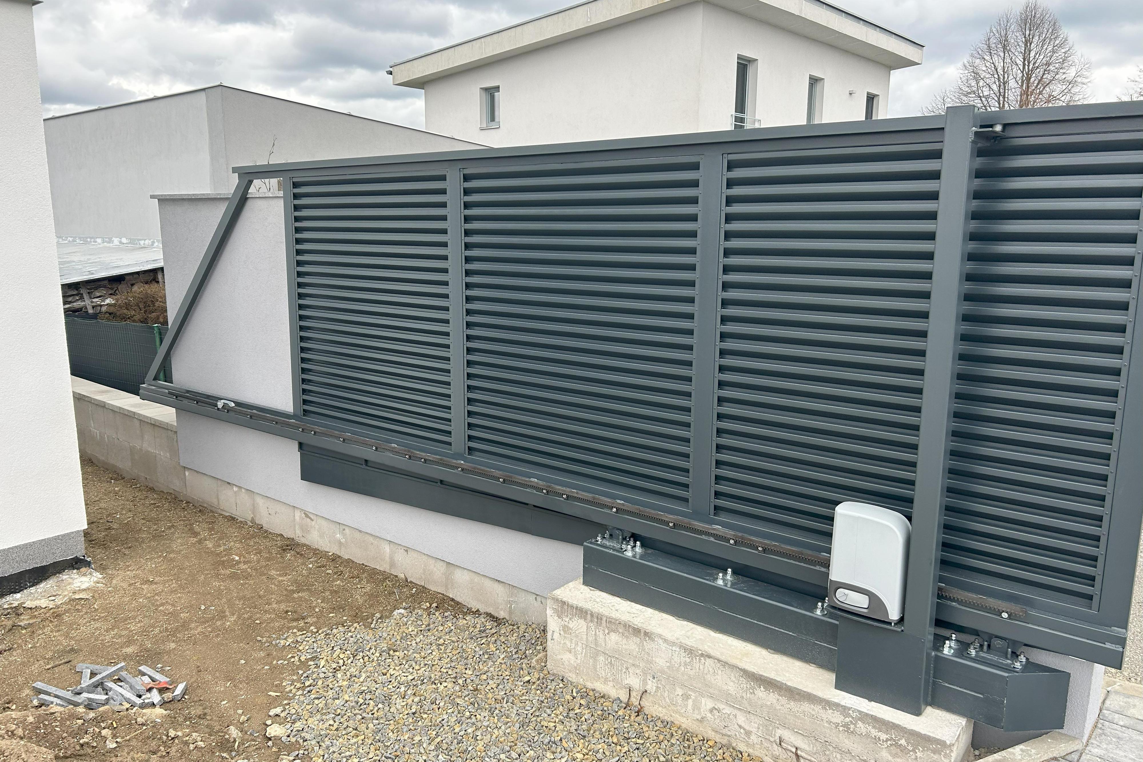 Tom-Kov Tomáš Kovařík