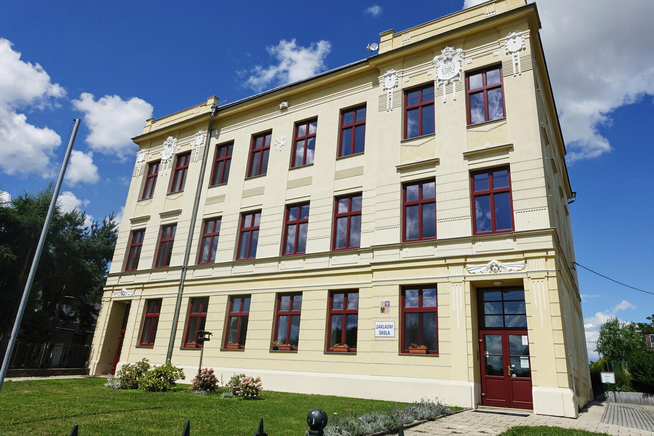 ZŠ a MŠ Dolní Životice foto 3