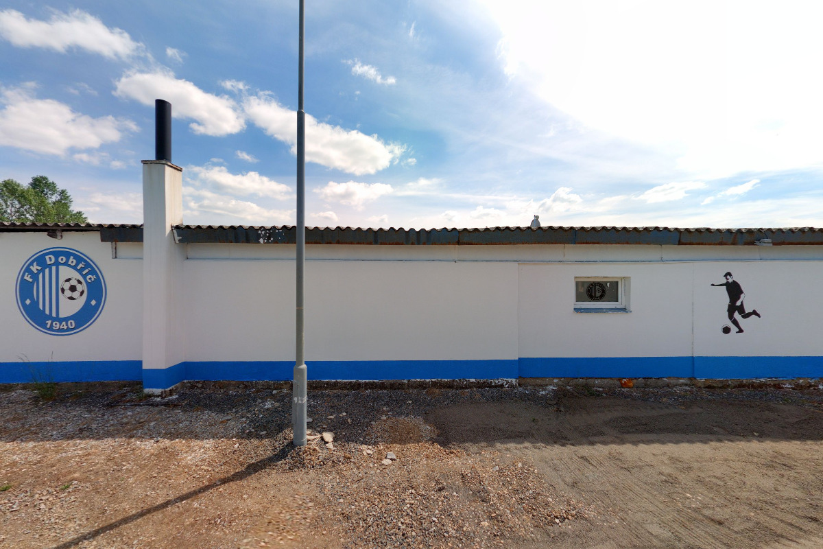 Fotbalové hřiště Dobříč foto 1
