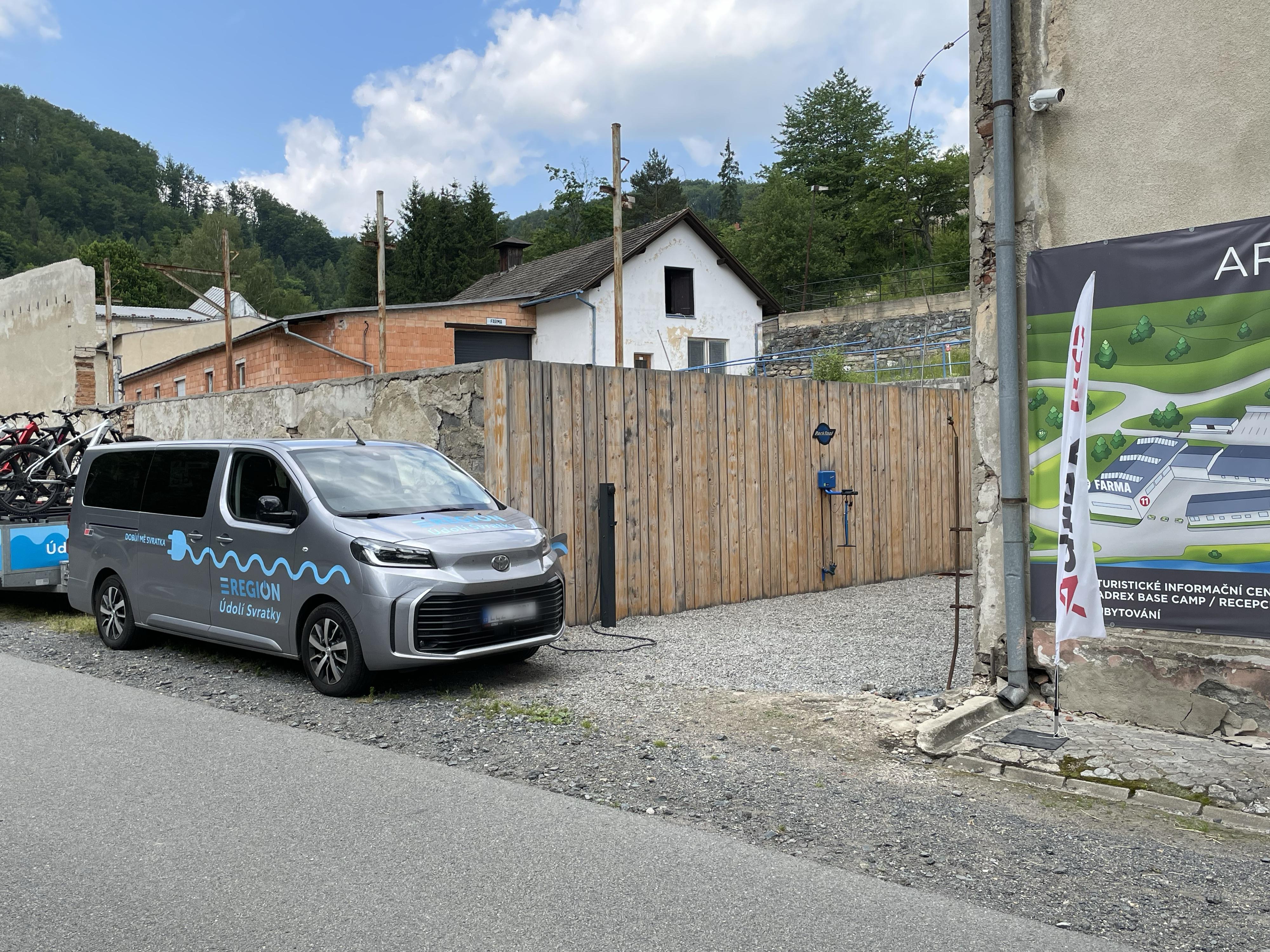 Nabíjecí stanice pro elektromobily Vír foto 5