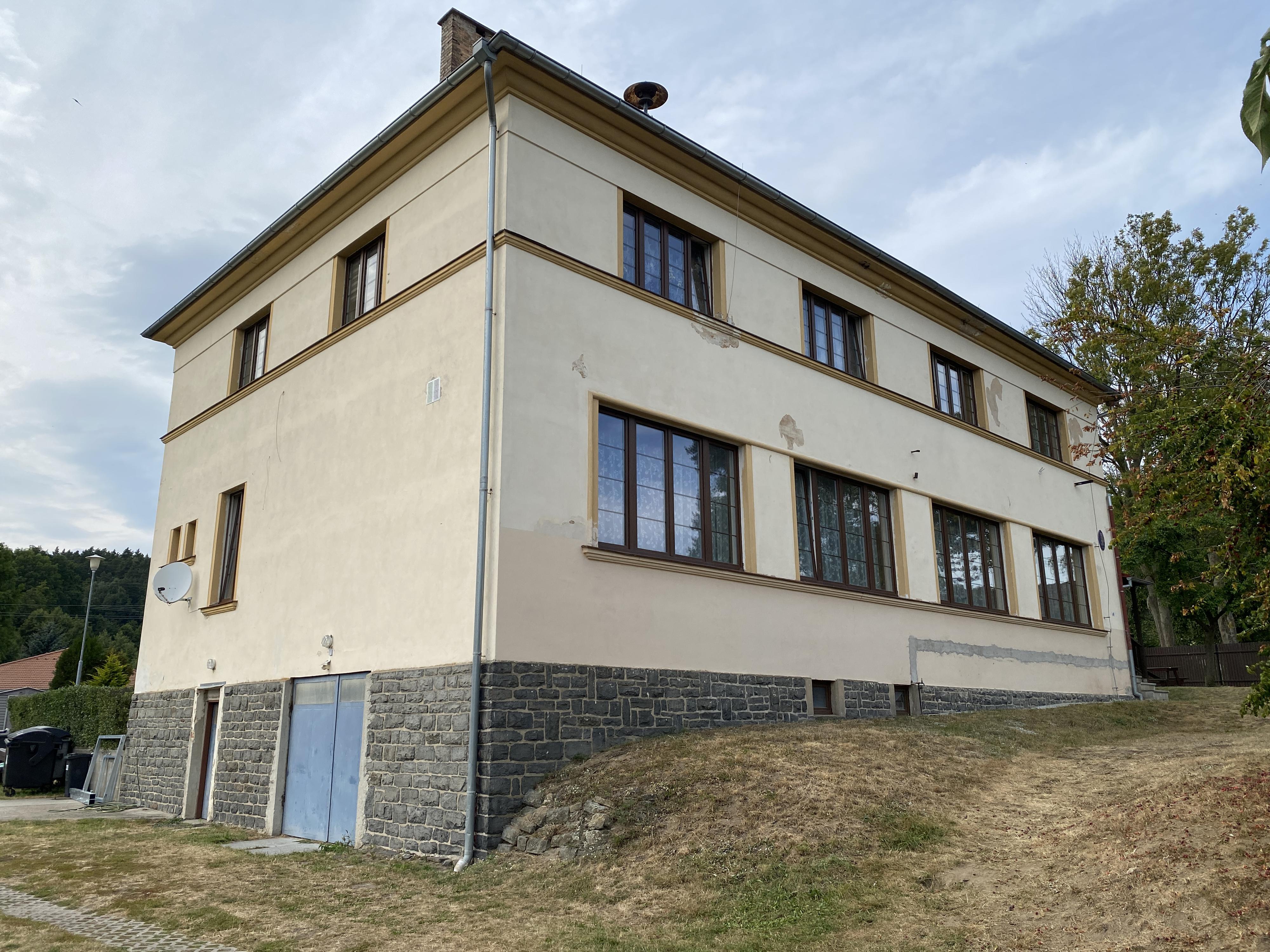 Kvítkov - obecní úřad foto 2