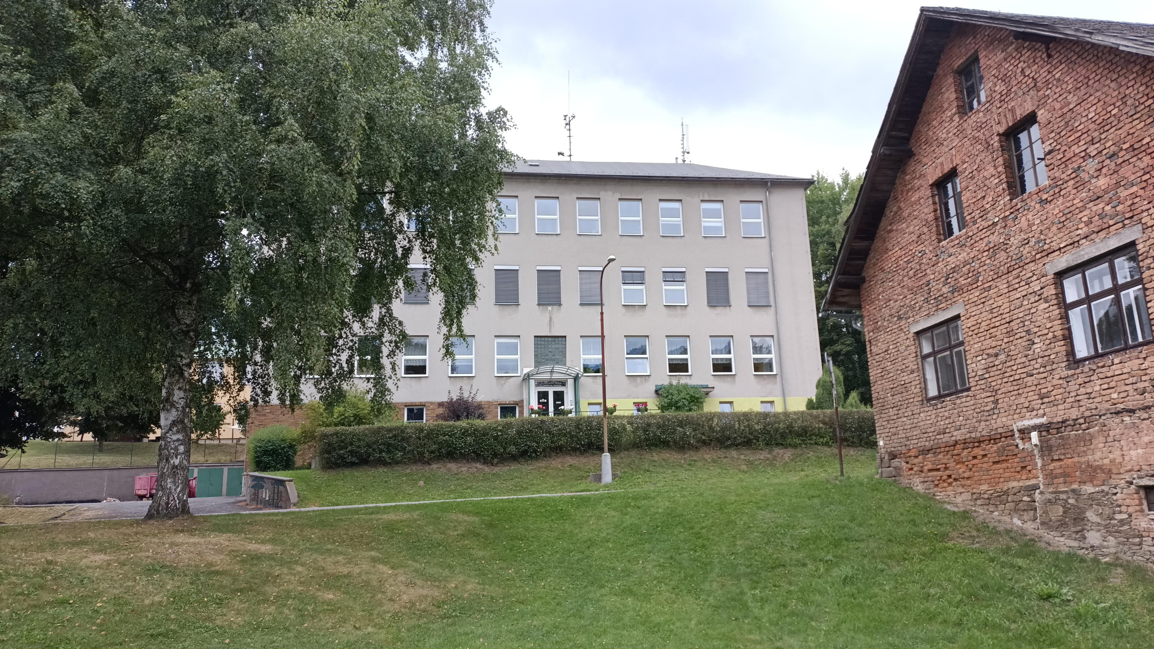 Základní škola Jindřicha Pravečka, Výprachtice, okres Ústí nad Orlicí