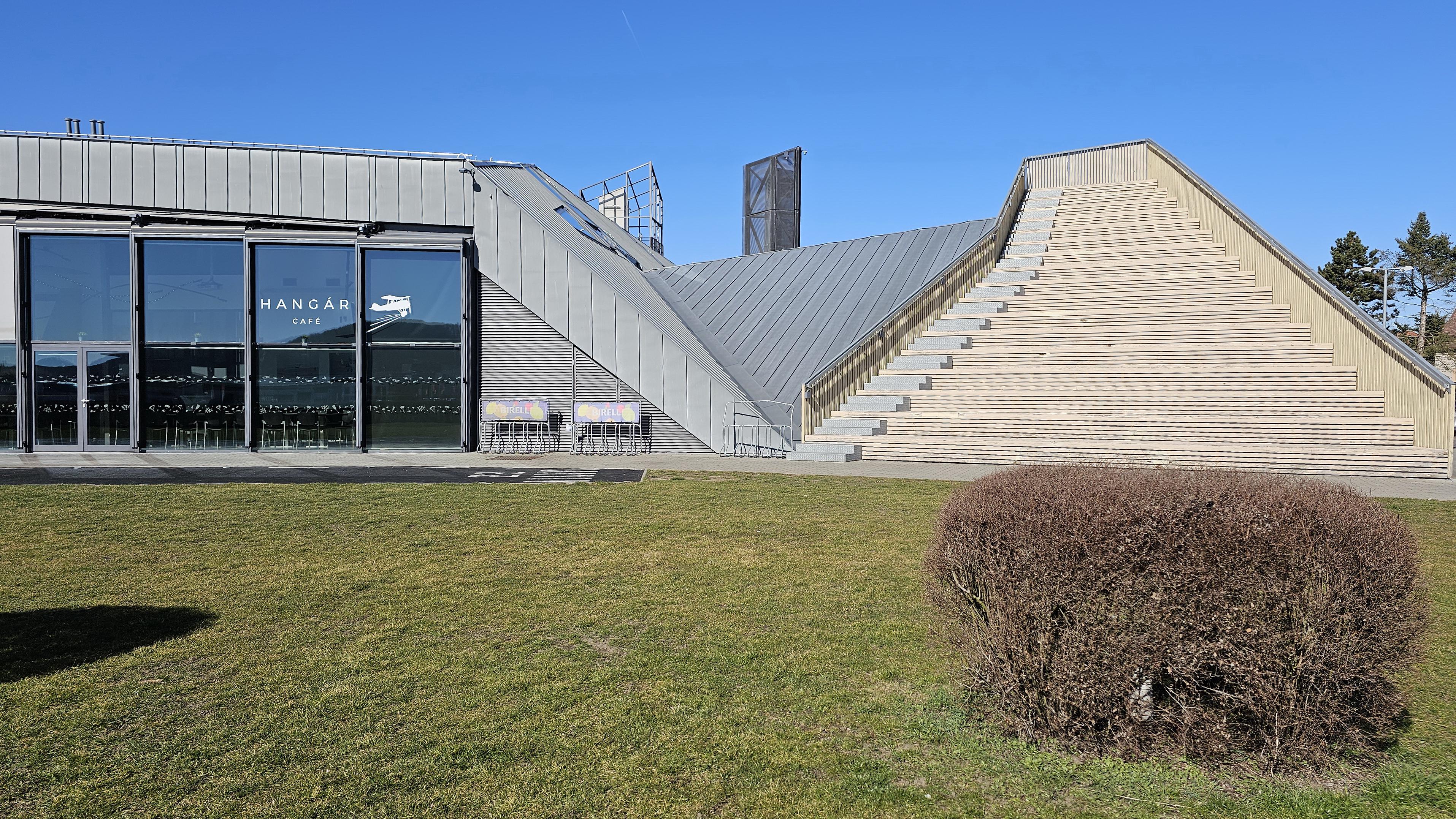 Hangár Café foto 2