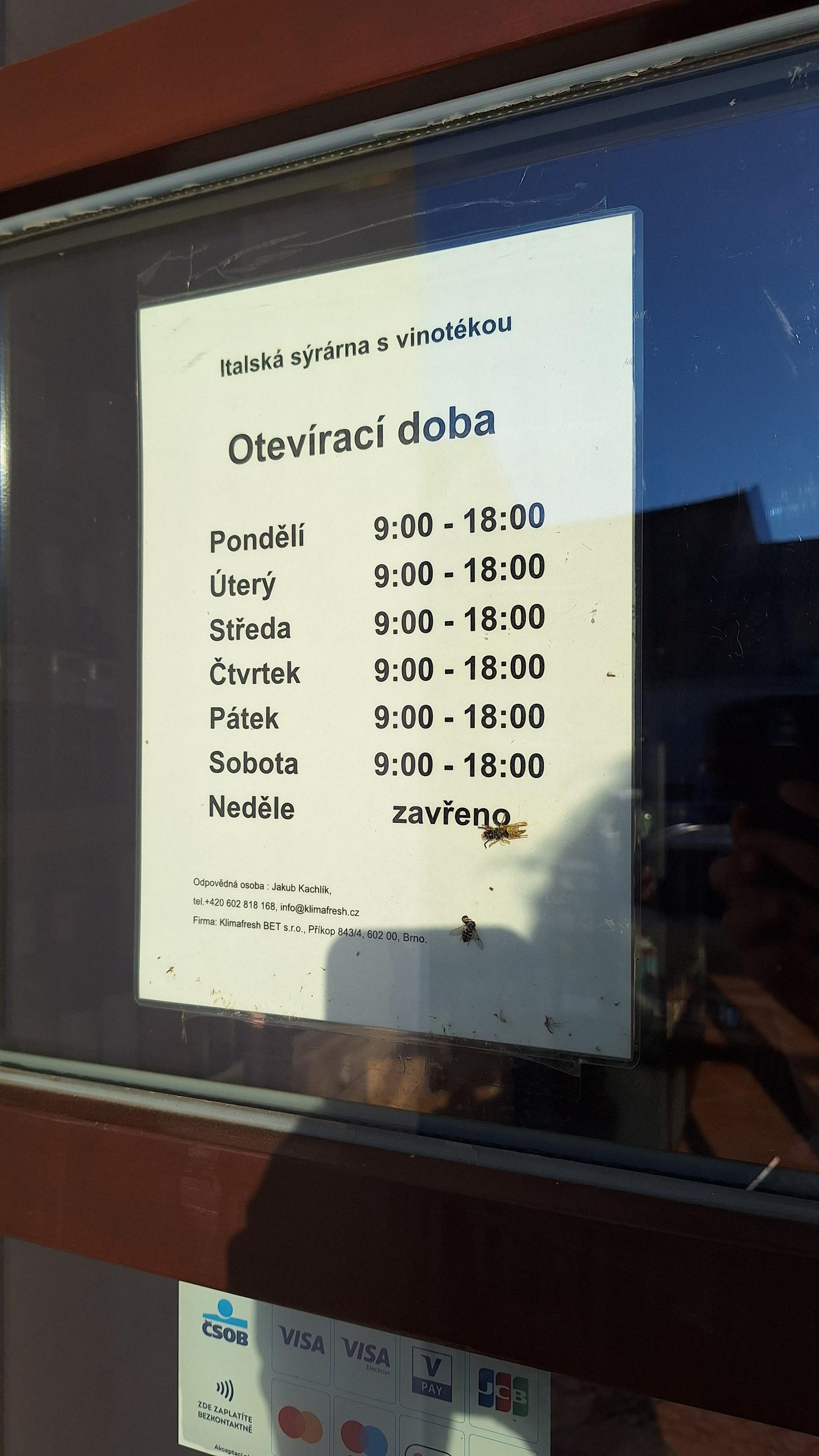 Italská sýrárna s vinotékou foto 2