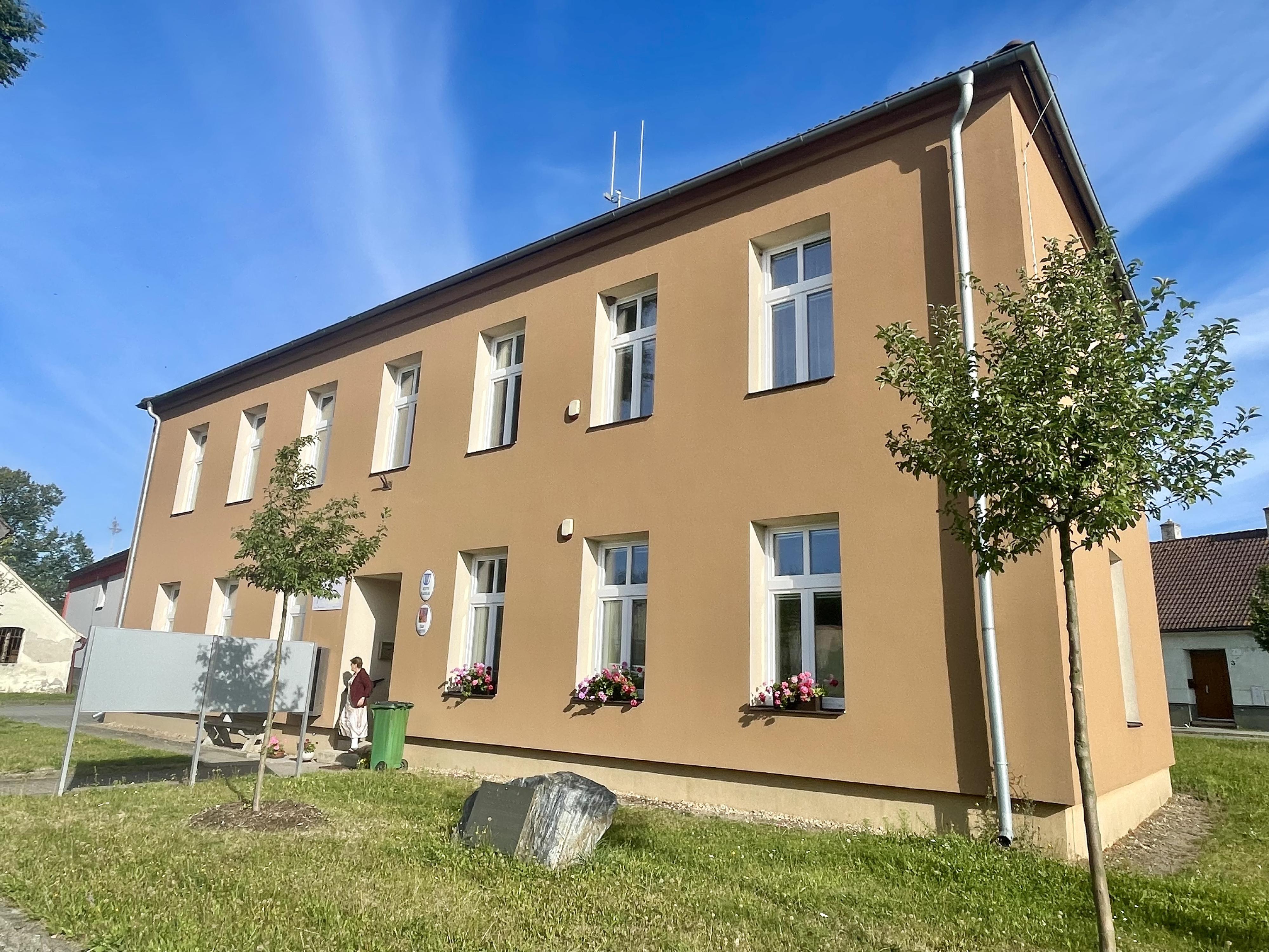 Vladislav - úřad městyse foto 3