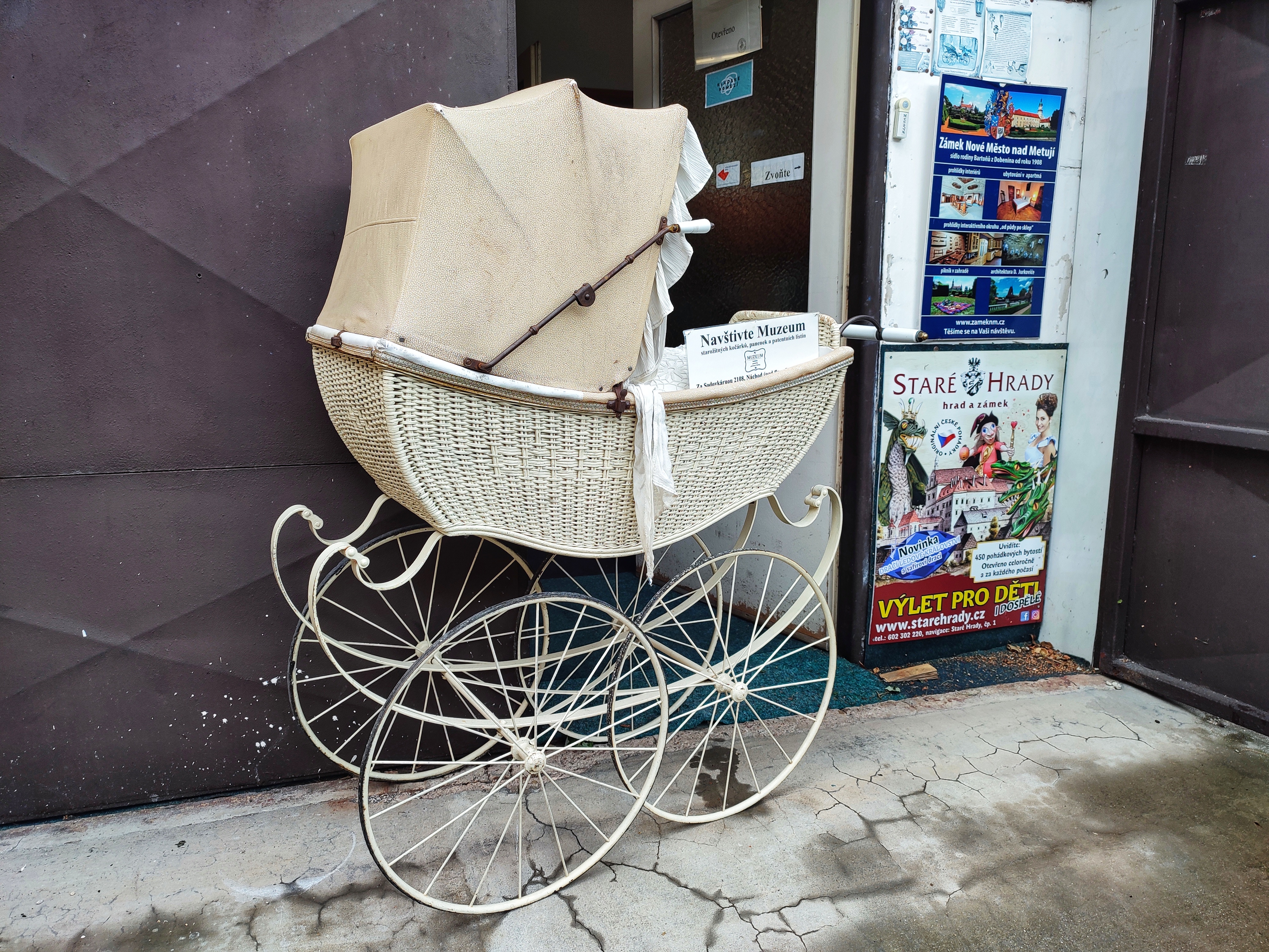 Muzeum starožitných kočárků foto 2