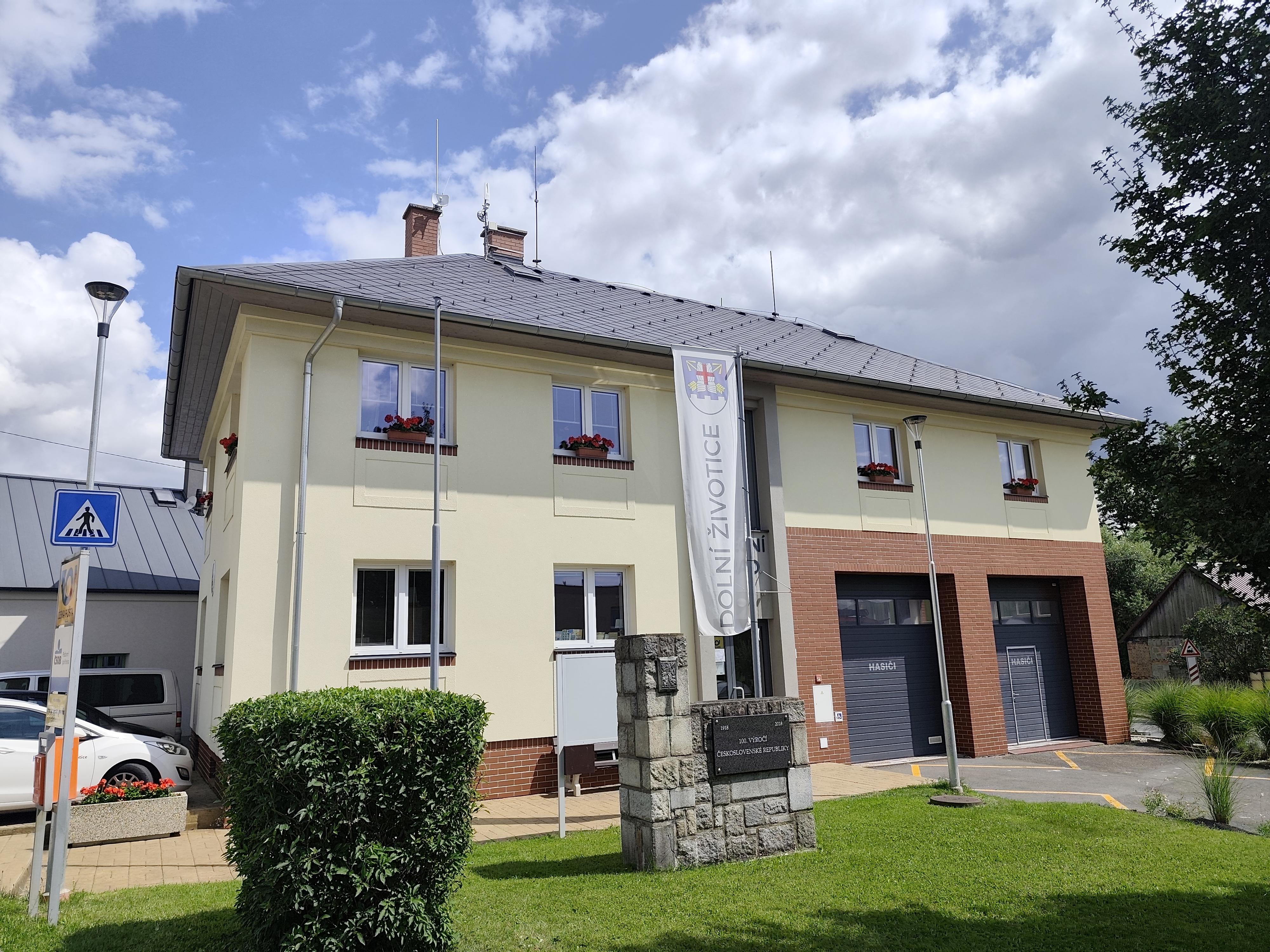 Dolní Životice - obecní úřad foto 3