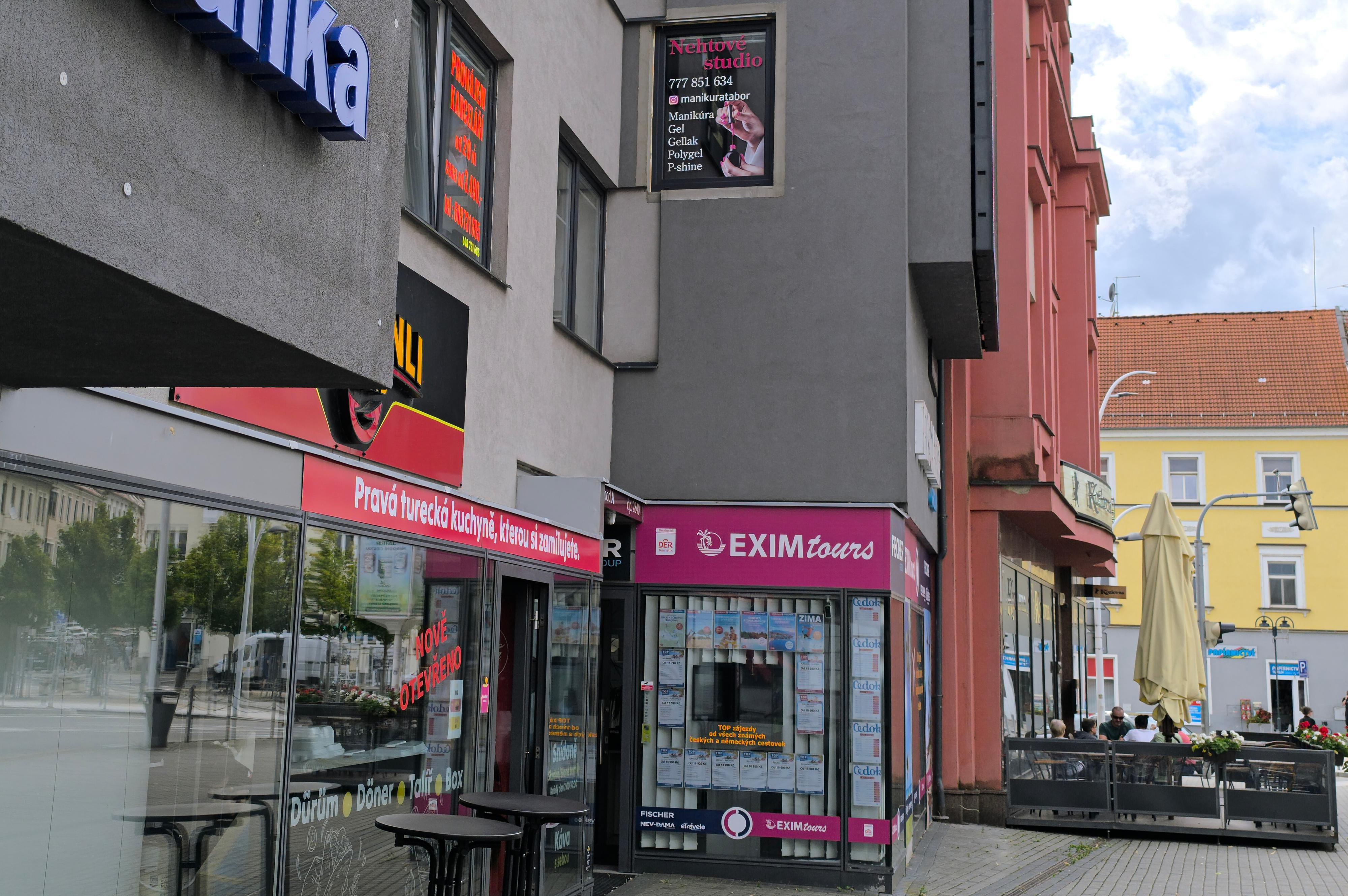 Manikúra - Lenka Fialová