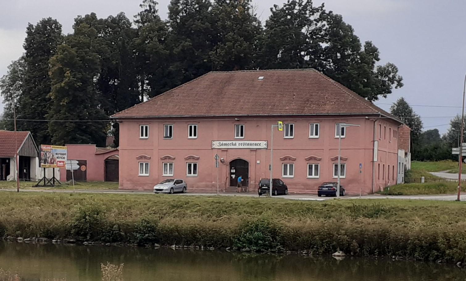 Zámecká restaurace foto 2