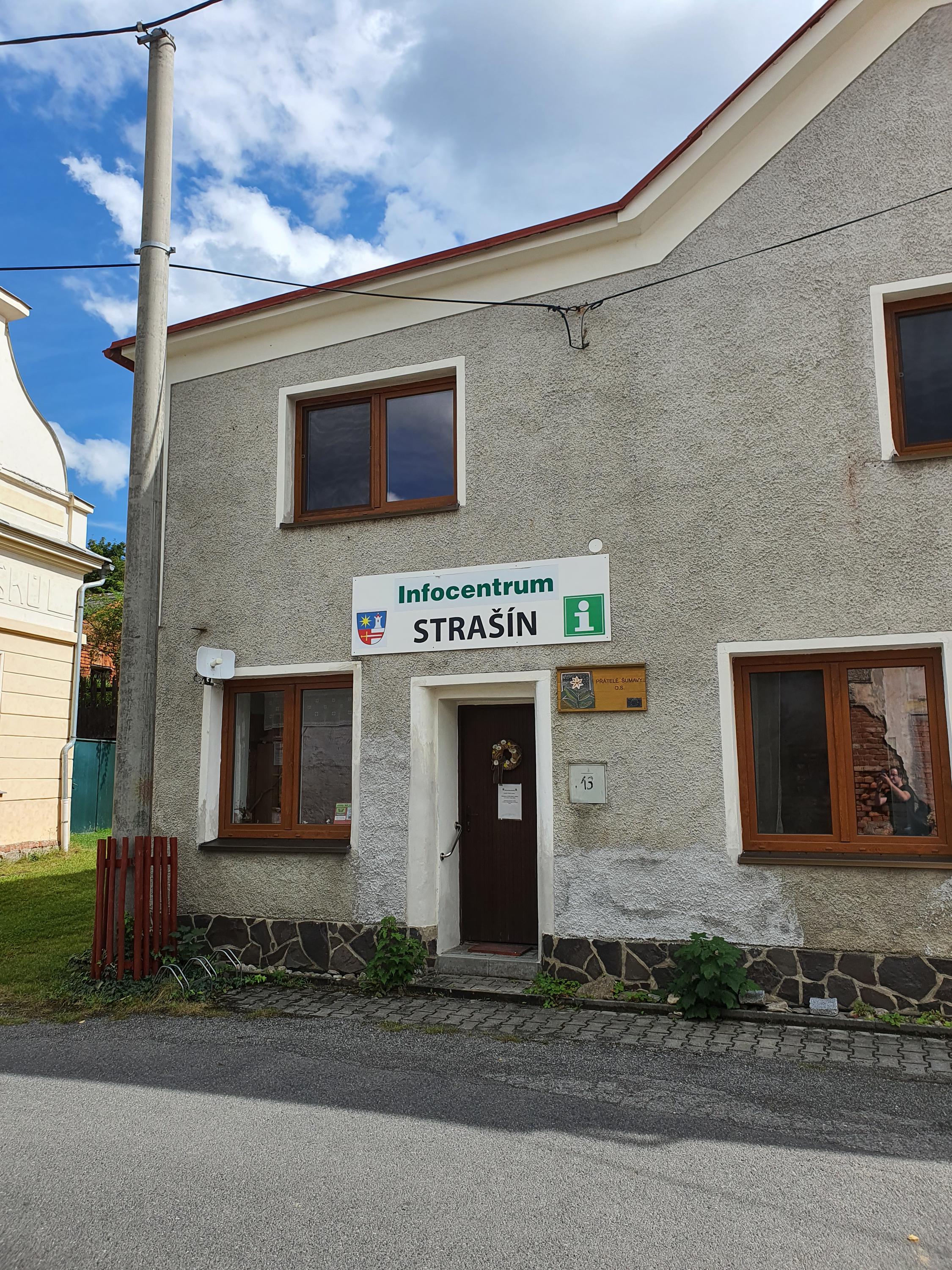 Strašín - obecní úřad foto 4