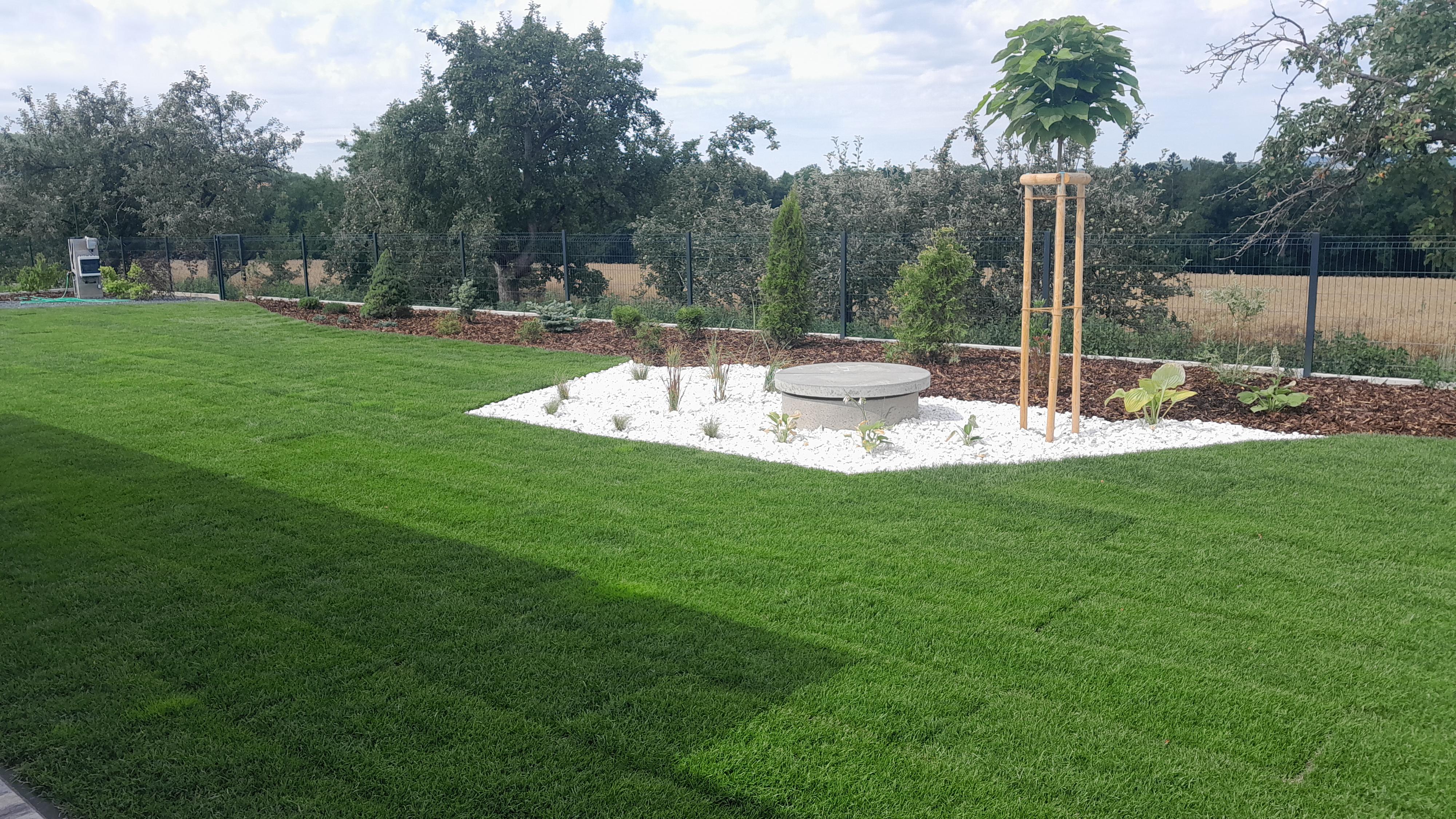 Bláhová zahradní architektura foto 5