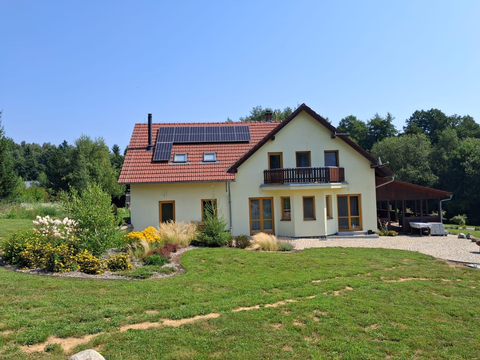 Dům v zahradě foto 2