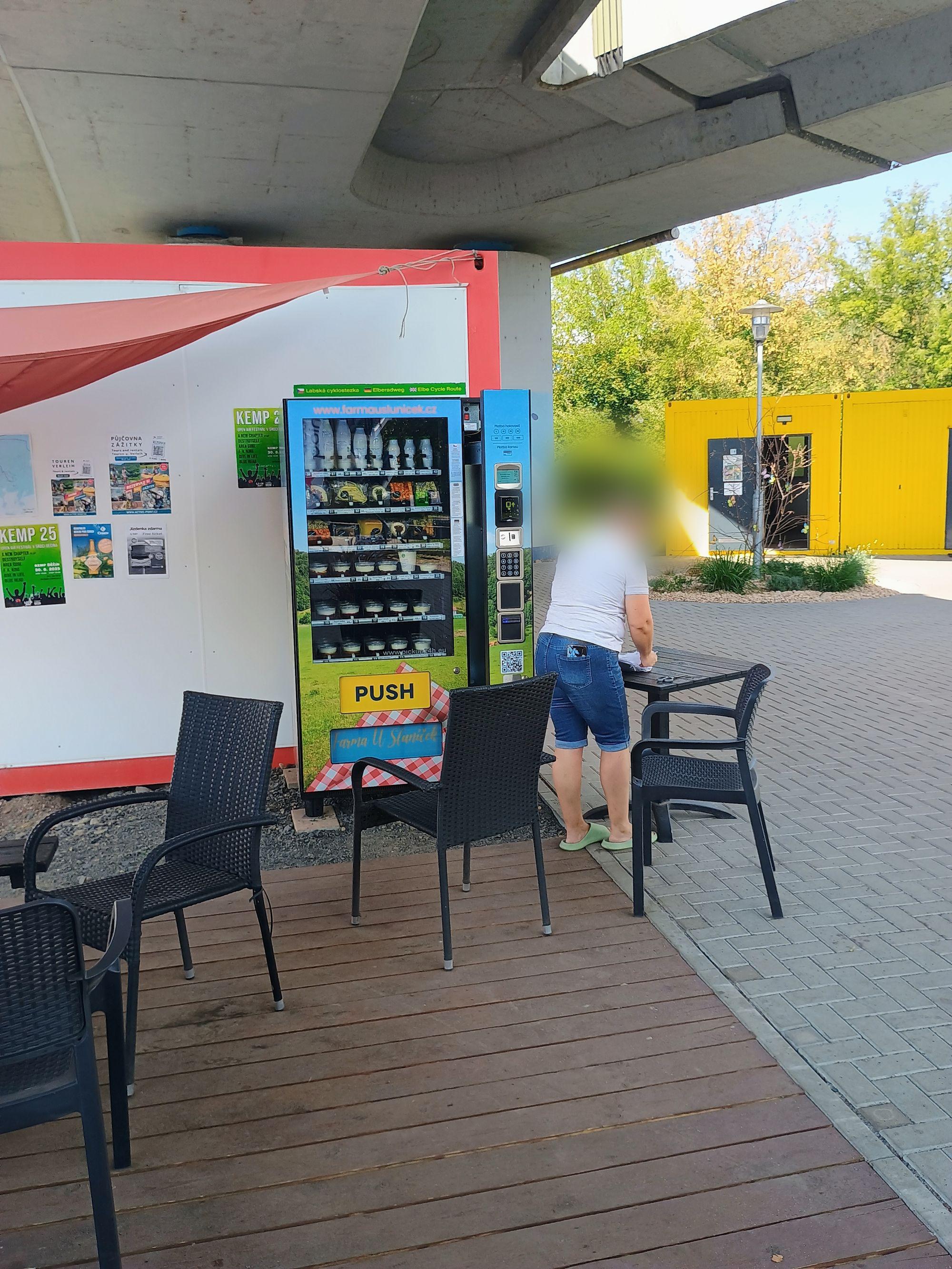 Automat na mléčné produkty foto 2