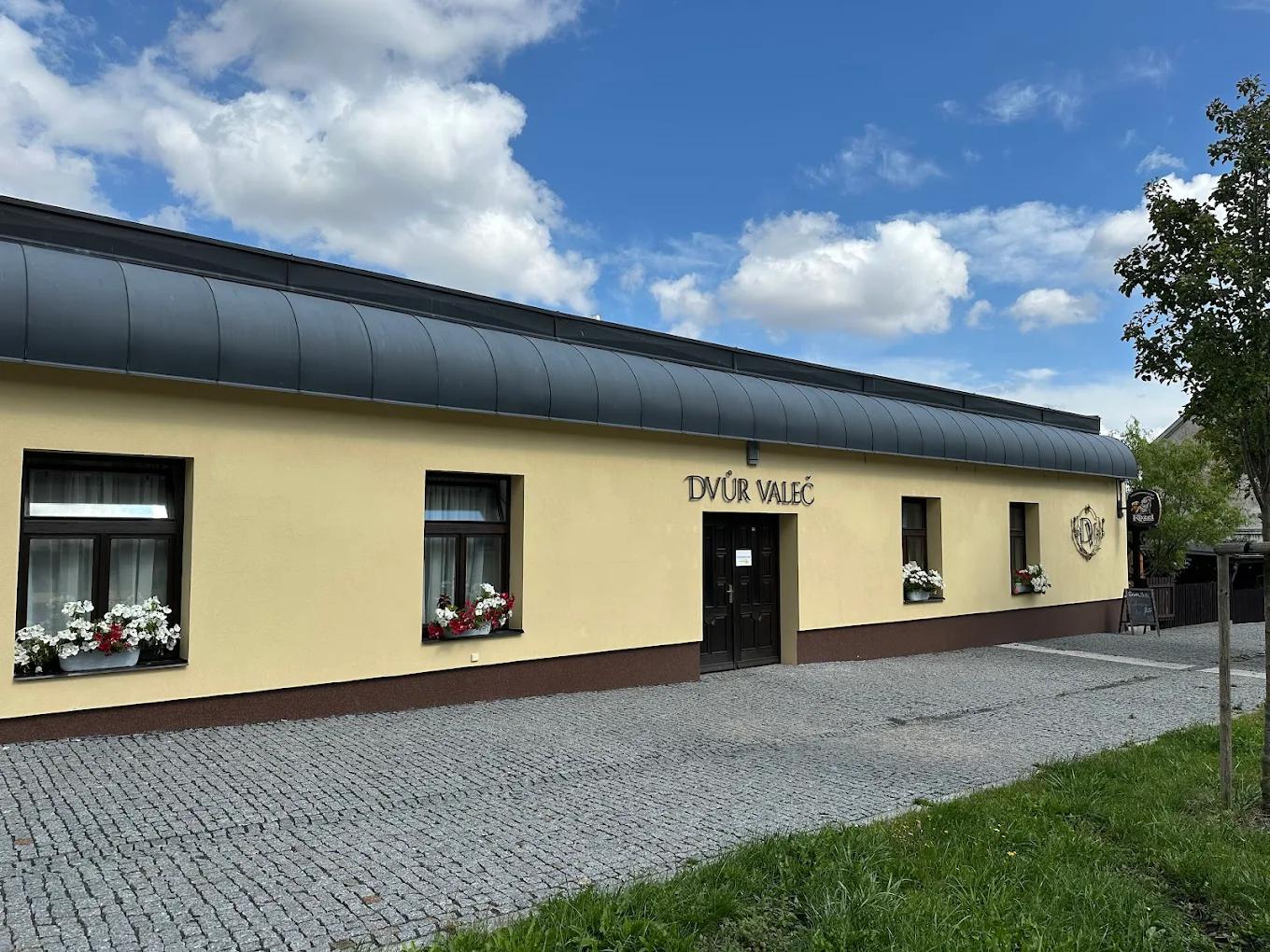 Dvůr Valeč, s.r.o.