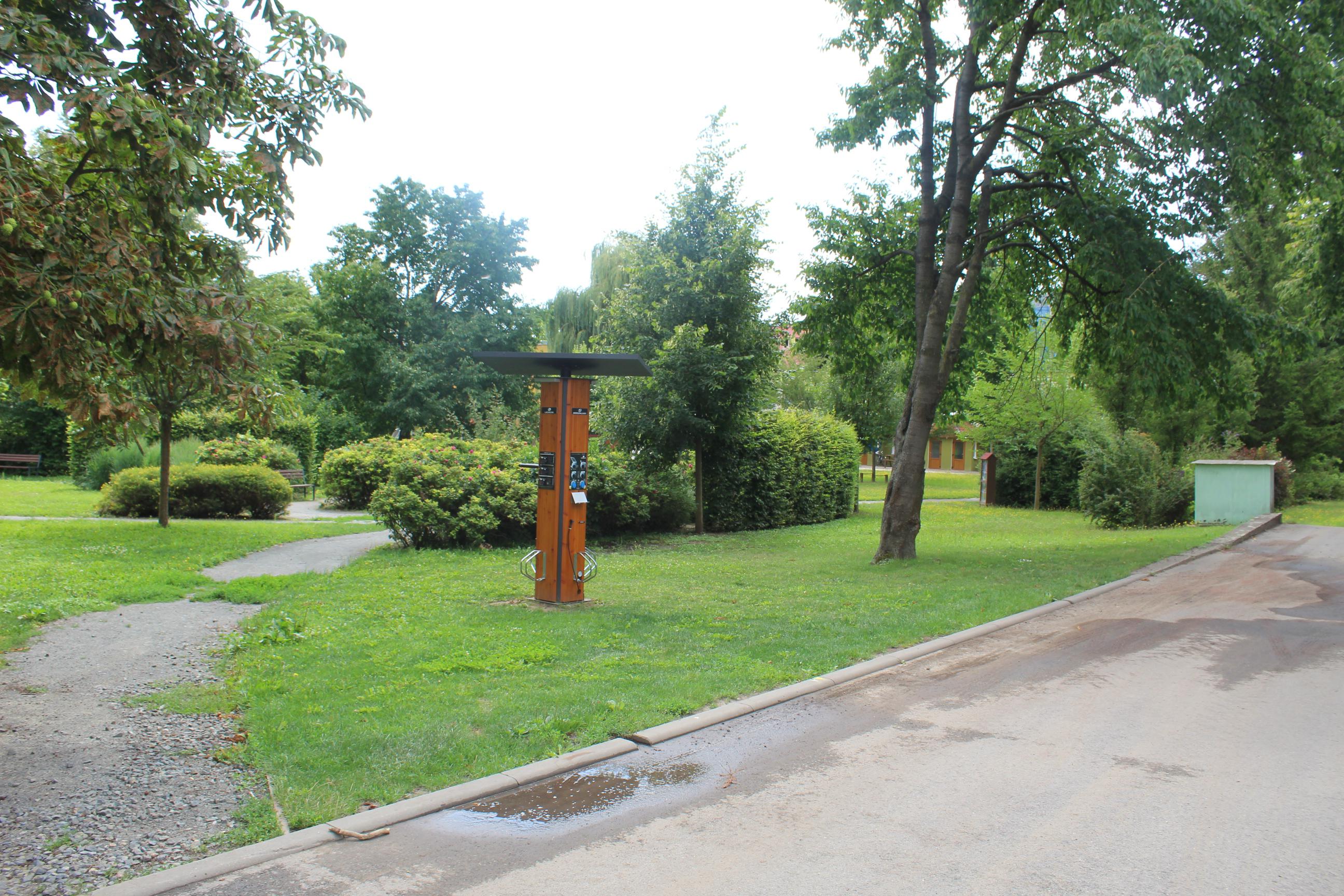 Nabíjecí solární stanice pro elektrokola