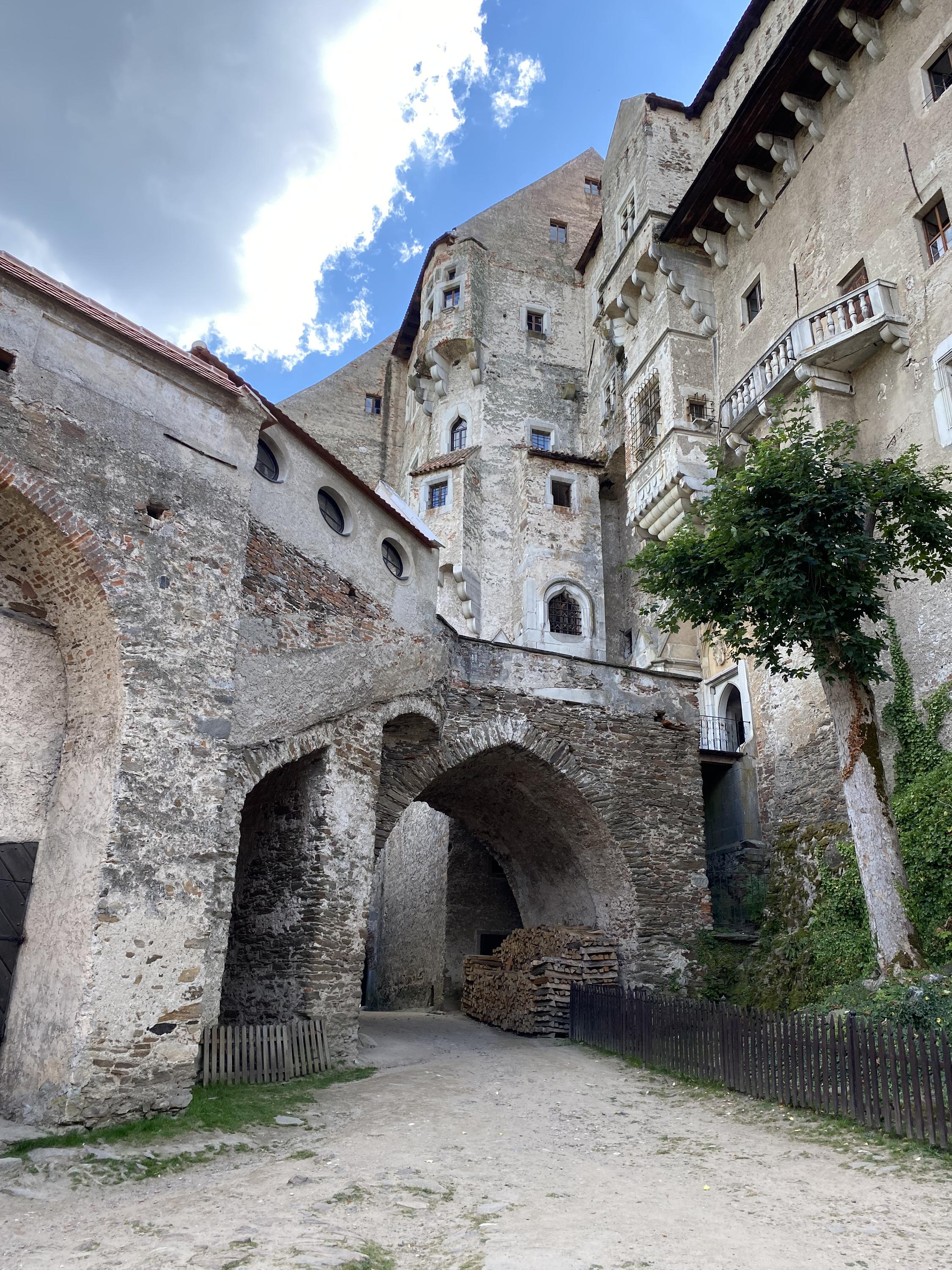 Státní hrad Pernštejn foto 6