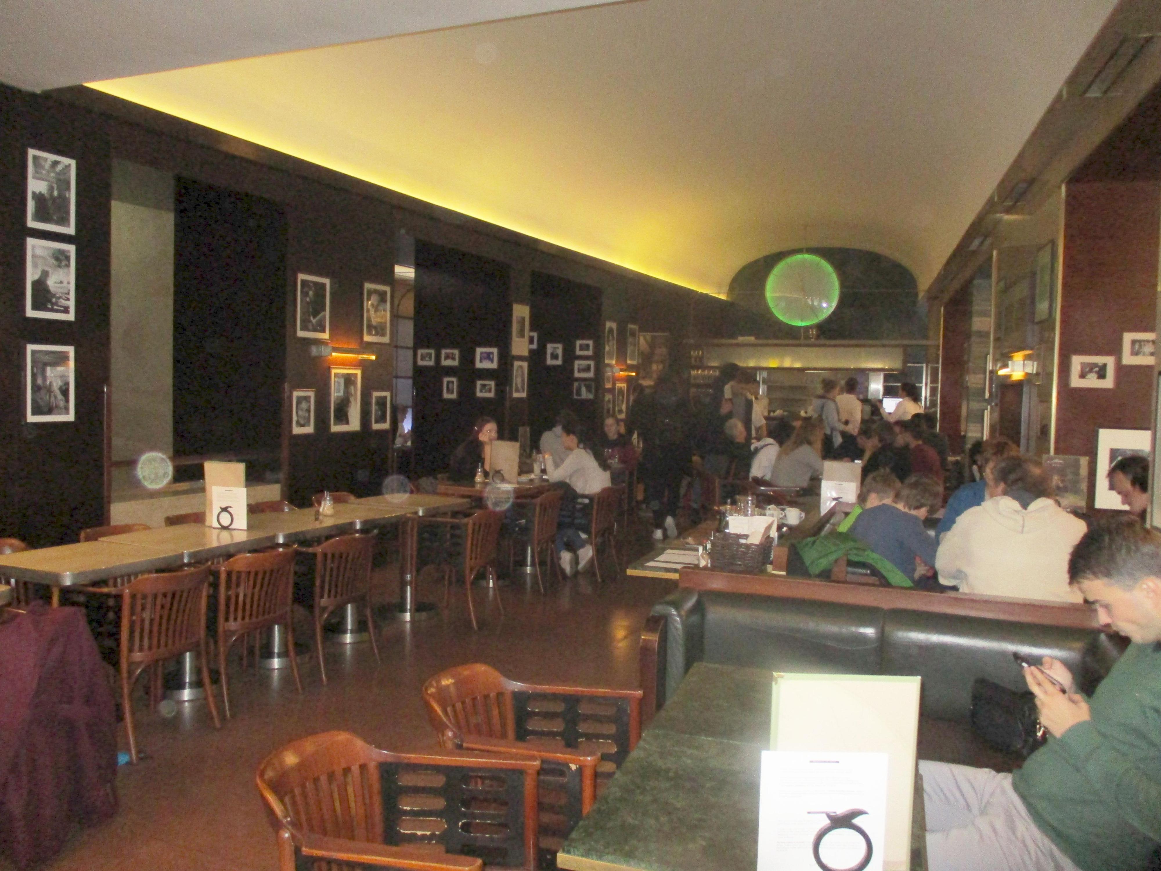 Divadelní restaurace Slavia foto 4